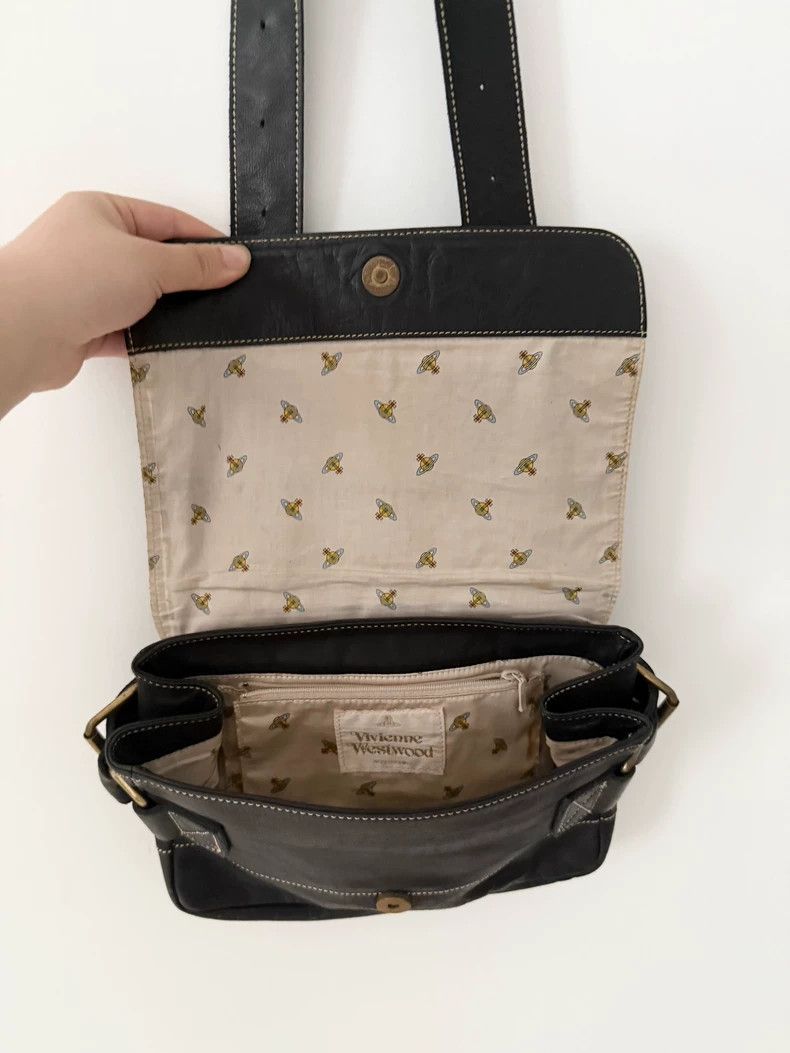 Vivienne Westwood Vivienne Westwood size os Black true leather Saturn embosse Size ONE SIZE - 7 Thumbnail