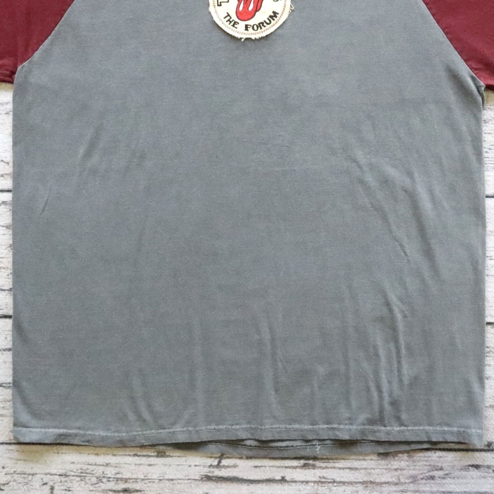 Vintage VINTAGE The Rolling Stones Forum Raglan Tour Tshirt Mens XL Gray Band Shirt Size US XL / EU 56 / 4 - 3 Thumbnail