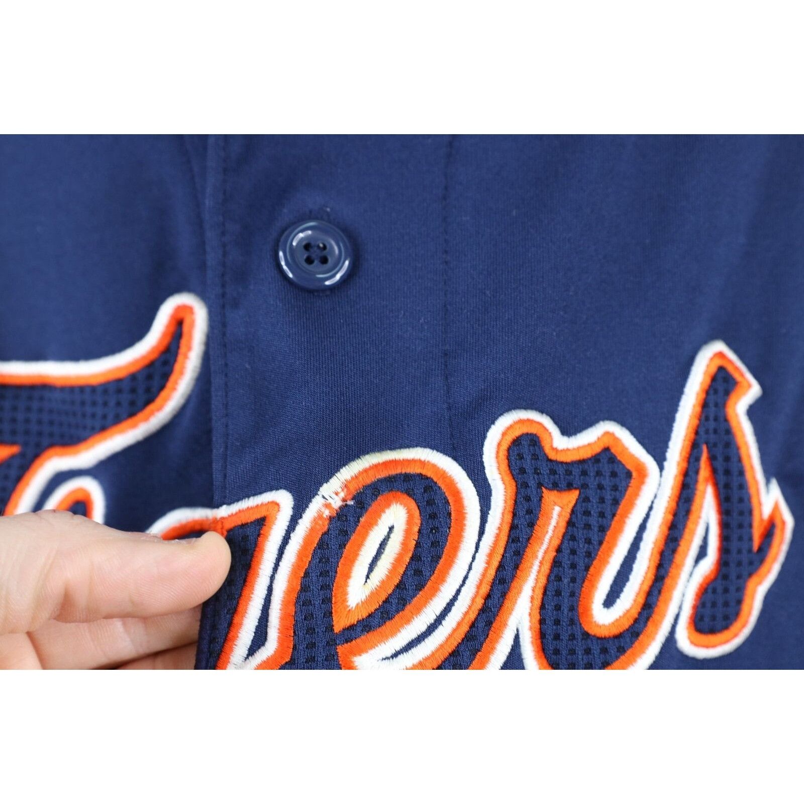 Vintage Vintage Distressed Spell Out Detroit Tigers Baseball Jersey Size US XL / EU 56 / 4 - 8 Thumbnail
