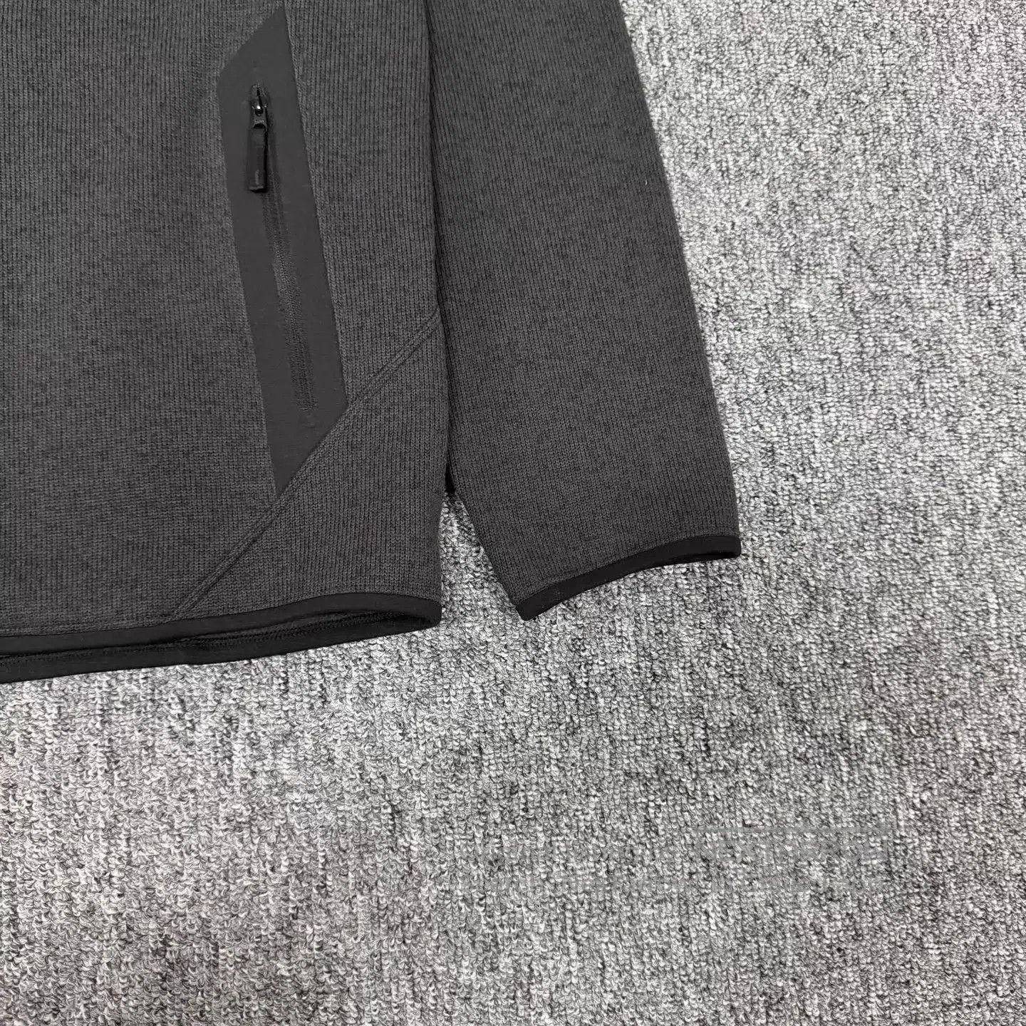 Arc'teryx Black Zip. Size US L / EU 52-54 / 3 - 3 Thumbnail