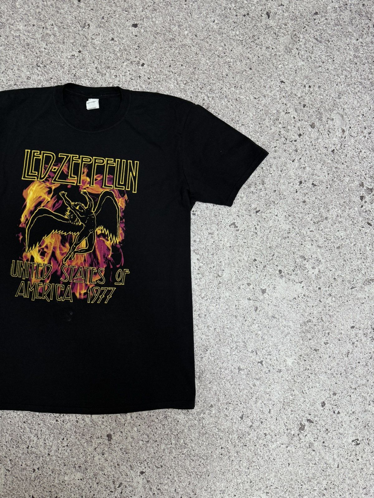 Band Tees × Vintage Vintage 2019 LED Zeppelin USA Rock Retro T-Shirt Y2K Hype Size US XL / EU 56 / 4 - 4 Thumbnail