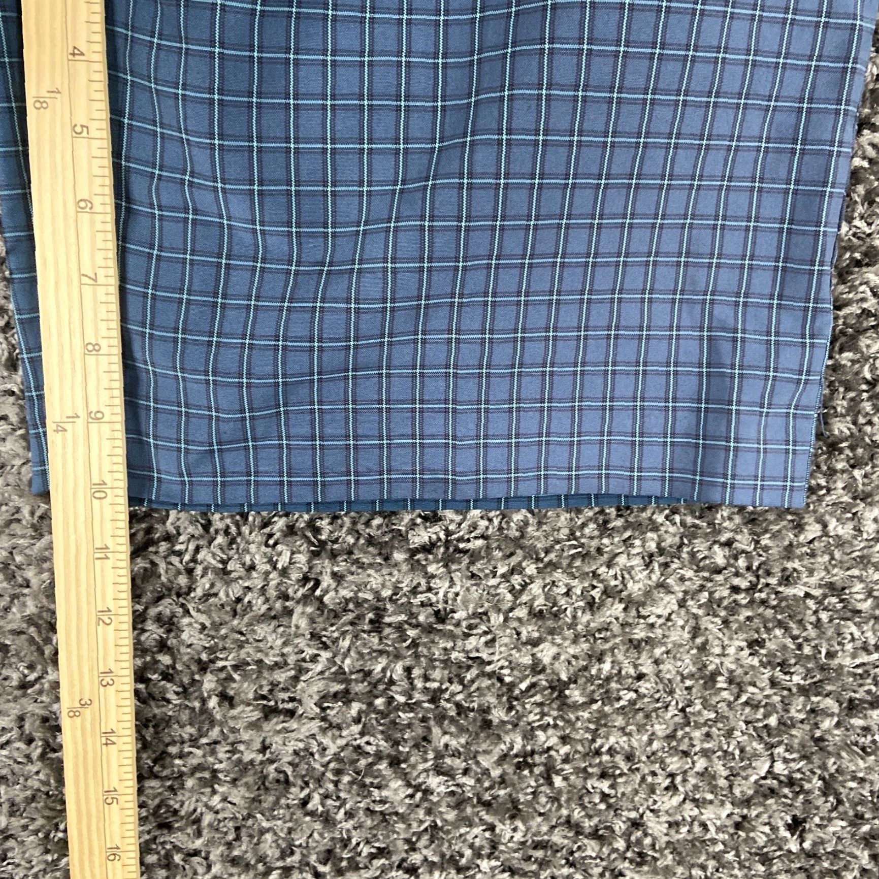 Izod IZOD Golf Blue Plaid Shorts Men’s 33 Size US 33 - 6 Thumbnail