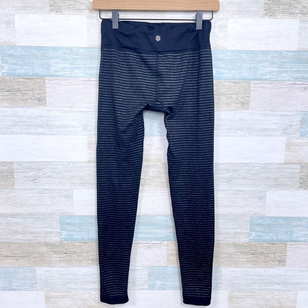Athleta Athleta Shimmer Stripe Activewear Leggings Black Gray Yoga M Size 27" / US 4 / IT 40 - 3 Thumbnail