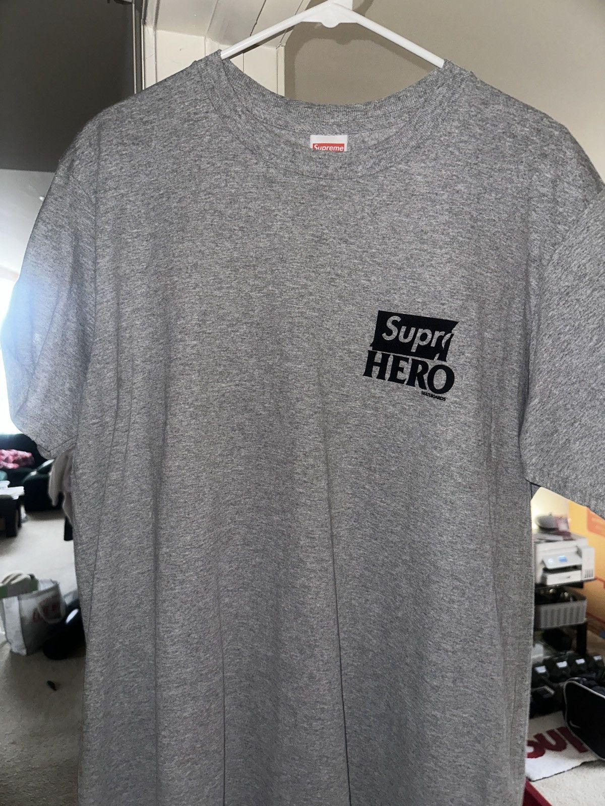 Supreme Supreme AntiHero Size US M / EU 48-50 / 2 - 1 Thumbnail