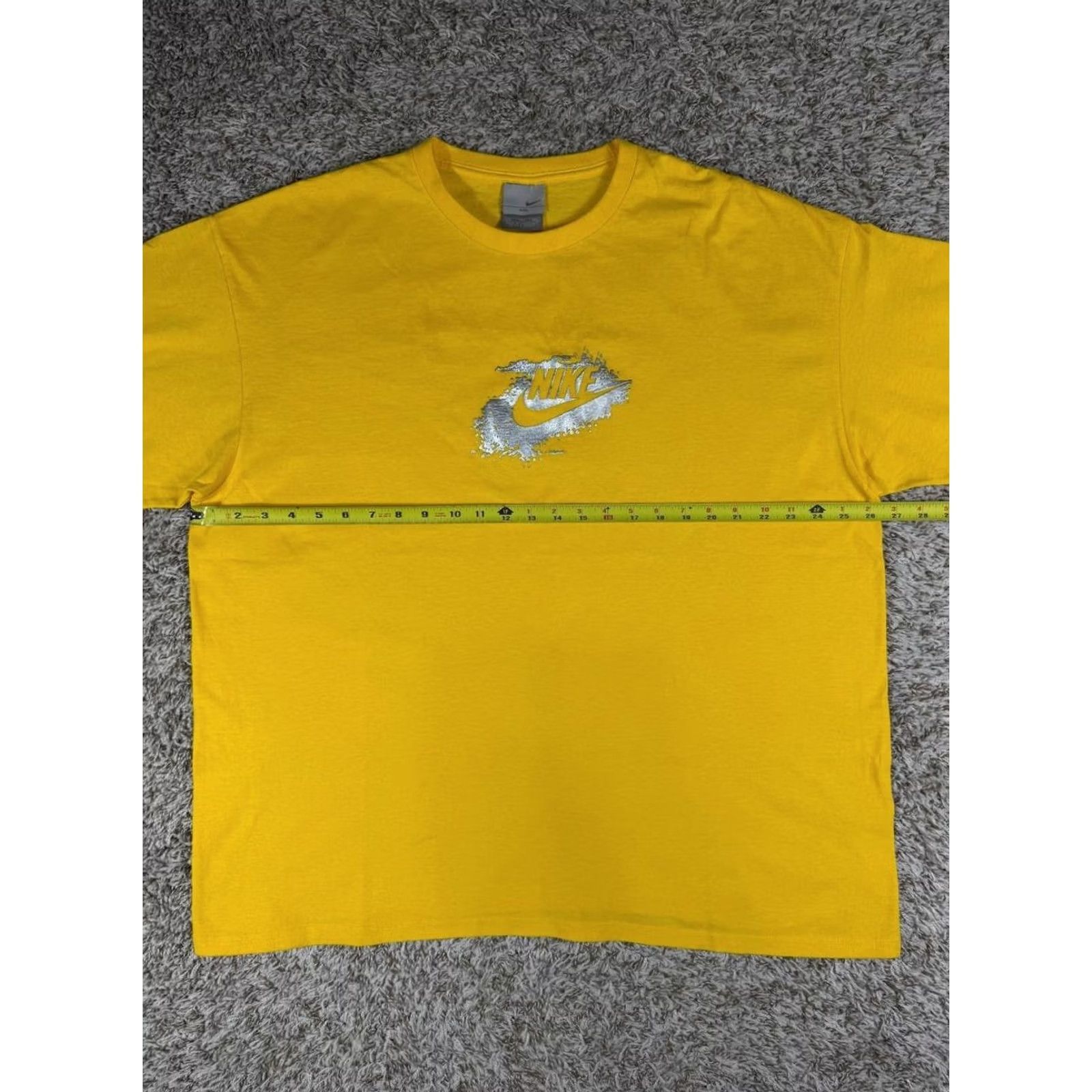 Nike VINTAGE Nike XXL Paint Swoosh Yellow Tee Gray Tag Shirt Men 2XL Yellow Swoosh Logo Short Sleeve Crew Neck Cotton Summer Spring Size US XXL / EU 58 / 5 - 6 Thumbnail
