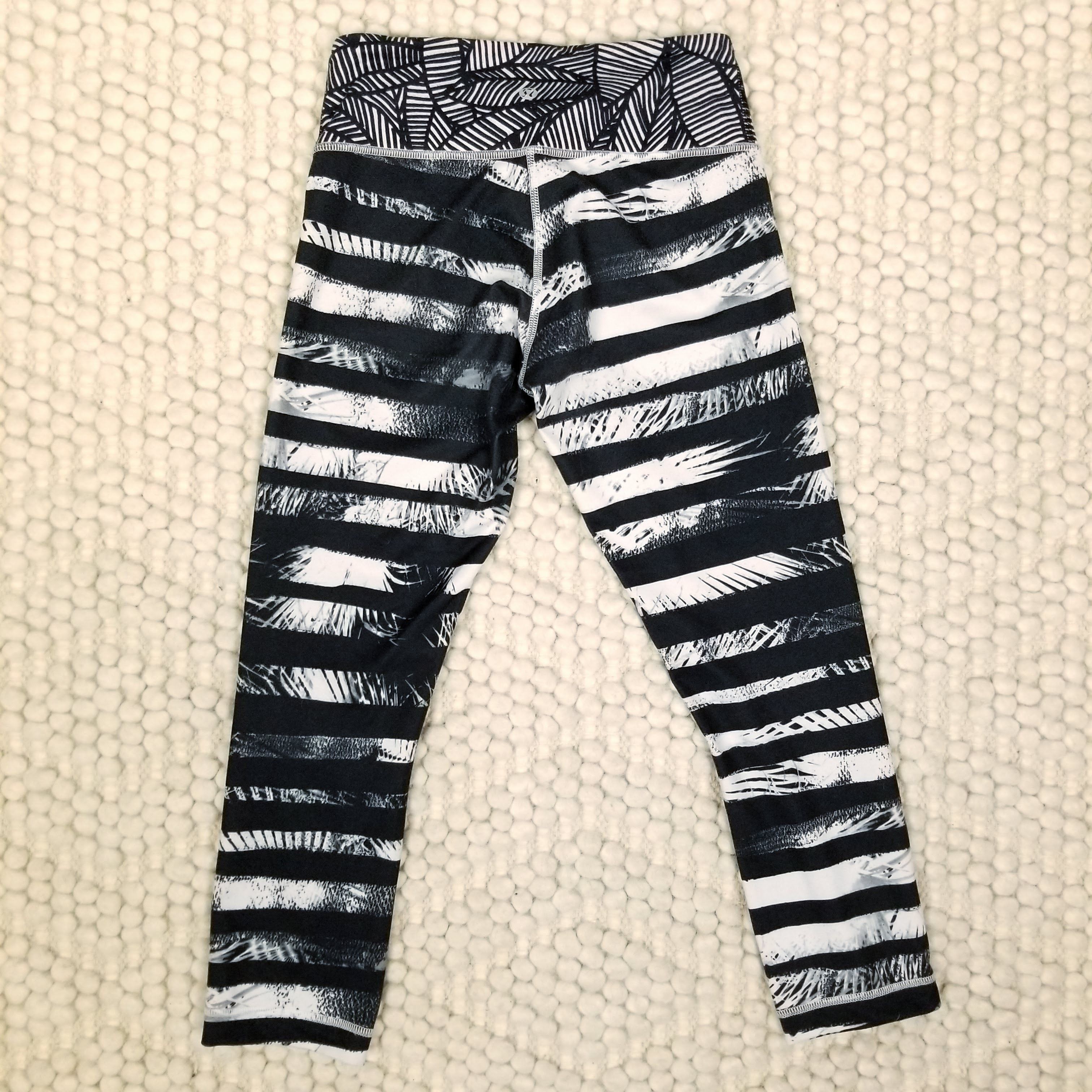 Lululemon Wunder Under Crop II *Full-On Luon Size 27" / US 4 / IT 40 - 5 Thumbnail
