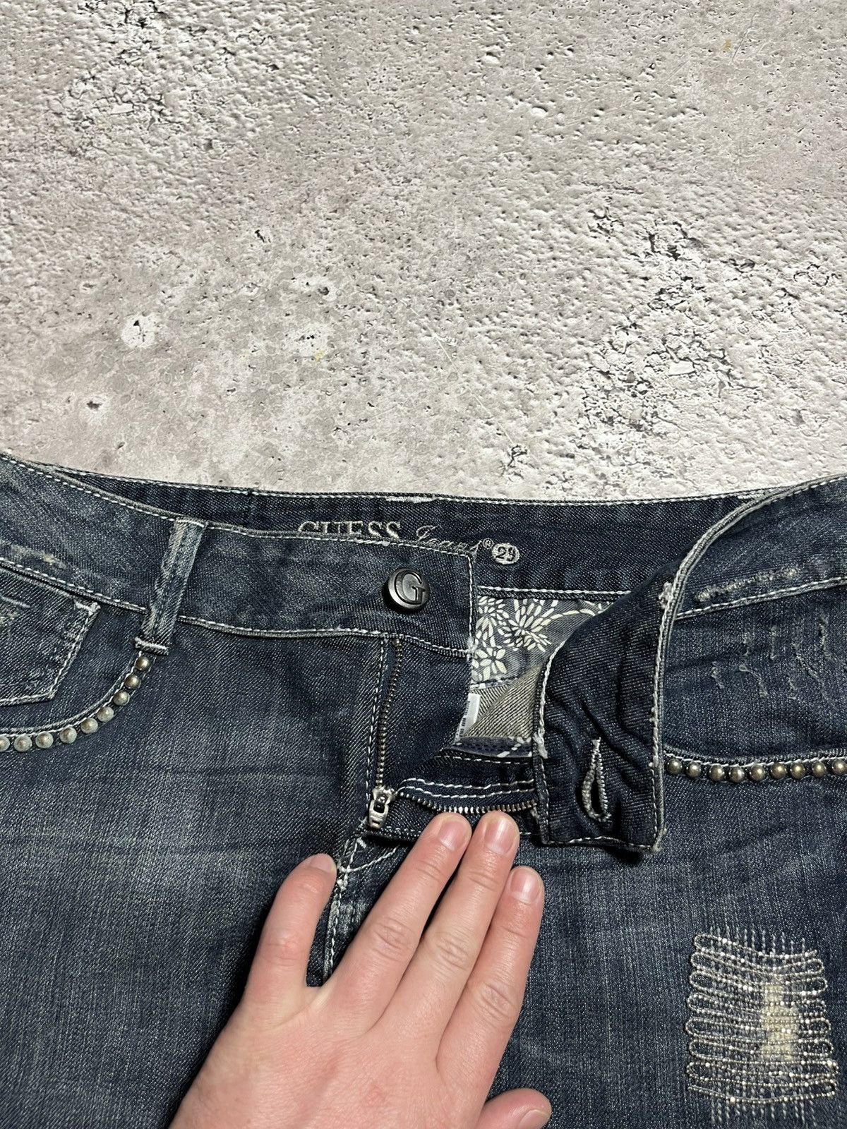 Guess × Vintage Y2K Guess Jeans Peace Patch Mini Denim Skirt Size M Size 30" / US 8 / IT 44 - 14 Thumbnail