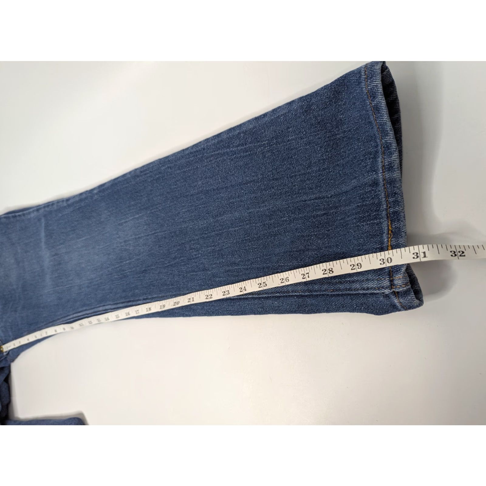 Levi's VINTAGE Levi's 547 Jeans Mens 31 Blue Denim 5-Pocket Straight 90s Boys? Size US 31 - 7 Thumbnail