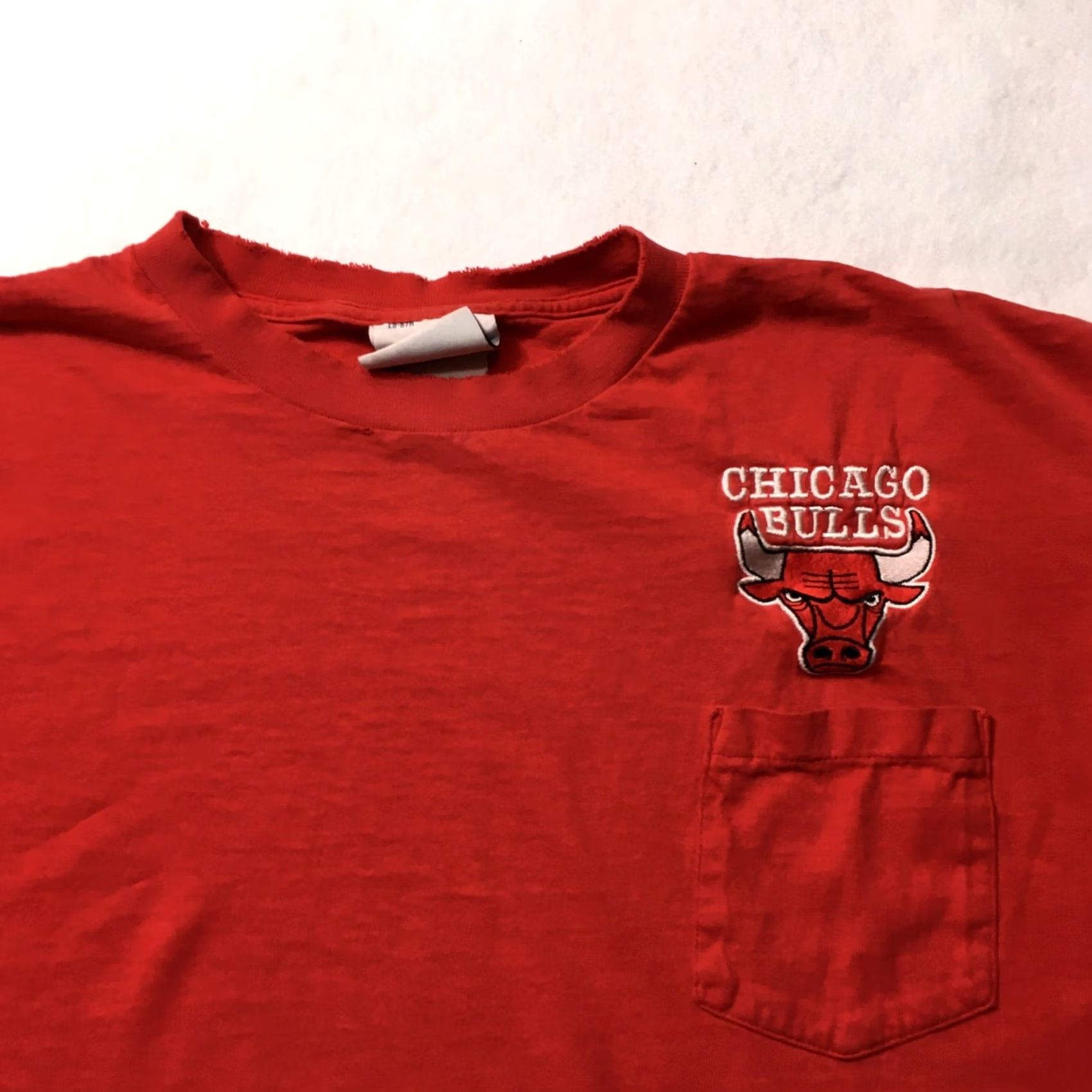 Logo Athletic VINTAGE Logo Athletic Shirt Mens XL Red Y2K Chicago Bulls NBA Pocket Size embroid Size US XL / EU 56 / 4 - 2 Thumbnail