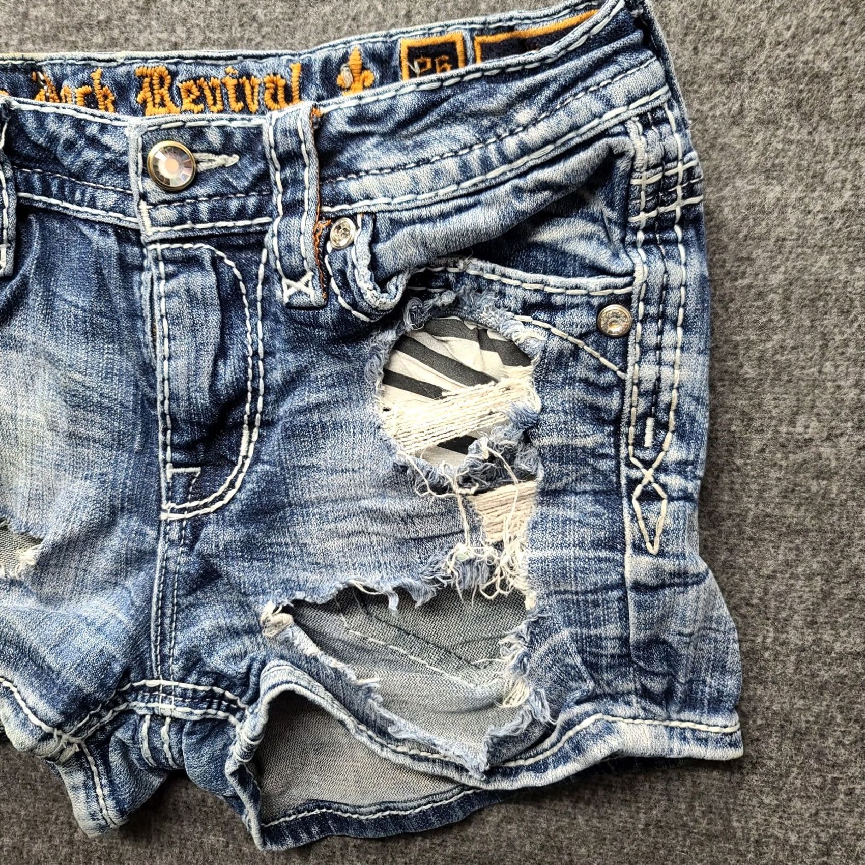Vintage VINTAGE Rock Revival Shorts Womens 26 Size 26" / US 2 / IT 38 - 7 Thumbnail