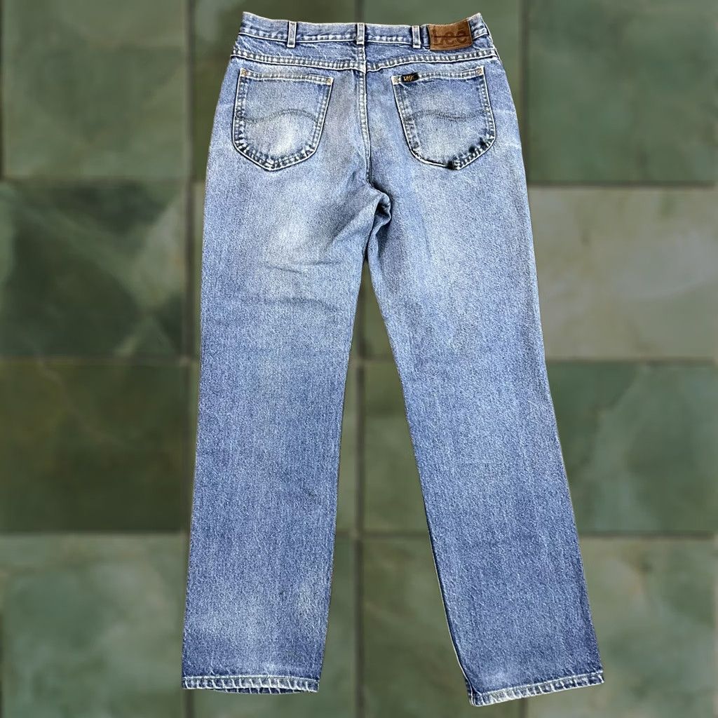 Lee VINTAGE Lee Jeans Womens 90s High Waist Straight Blue Denim 31x30 Meas 31x30 Sex? (remove) Size 24" / US 00 / IT 34 - 1 Thumbnail
