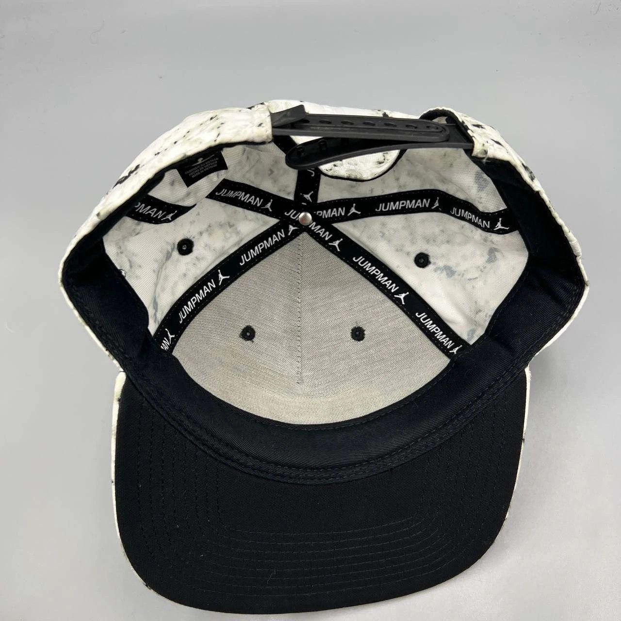 Jordan Brand Air Jordan Hat Men White Black Seasonal Print Snap Back Cap Size ONE SIZE - 2 Thumbnail