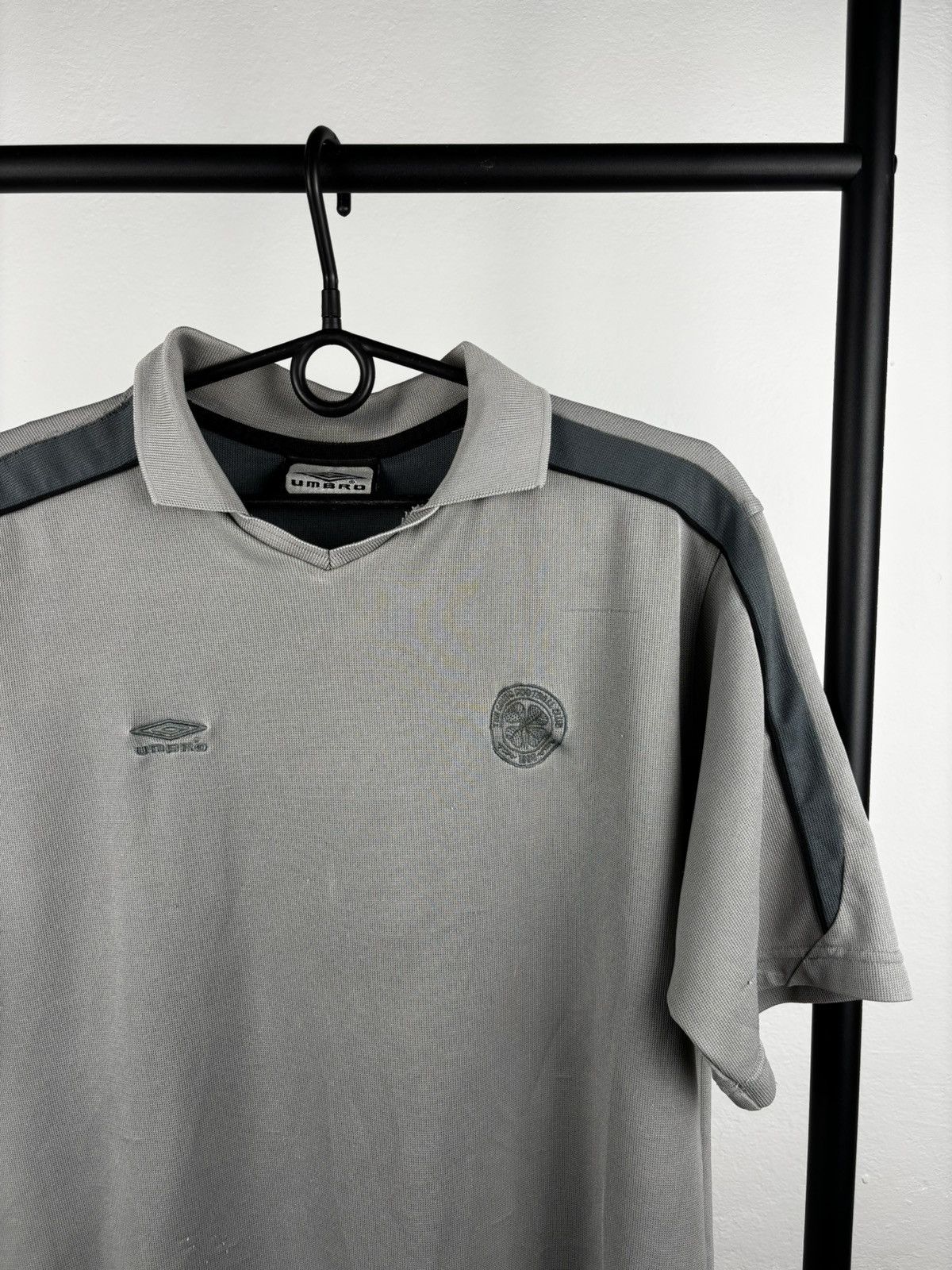 Umbro × Vintage Umbro x Celtics Football club vintage jersey size L Size US L / EU 52-54 / 3 - 2 Thumbnail