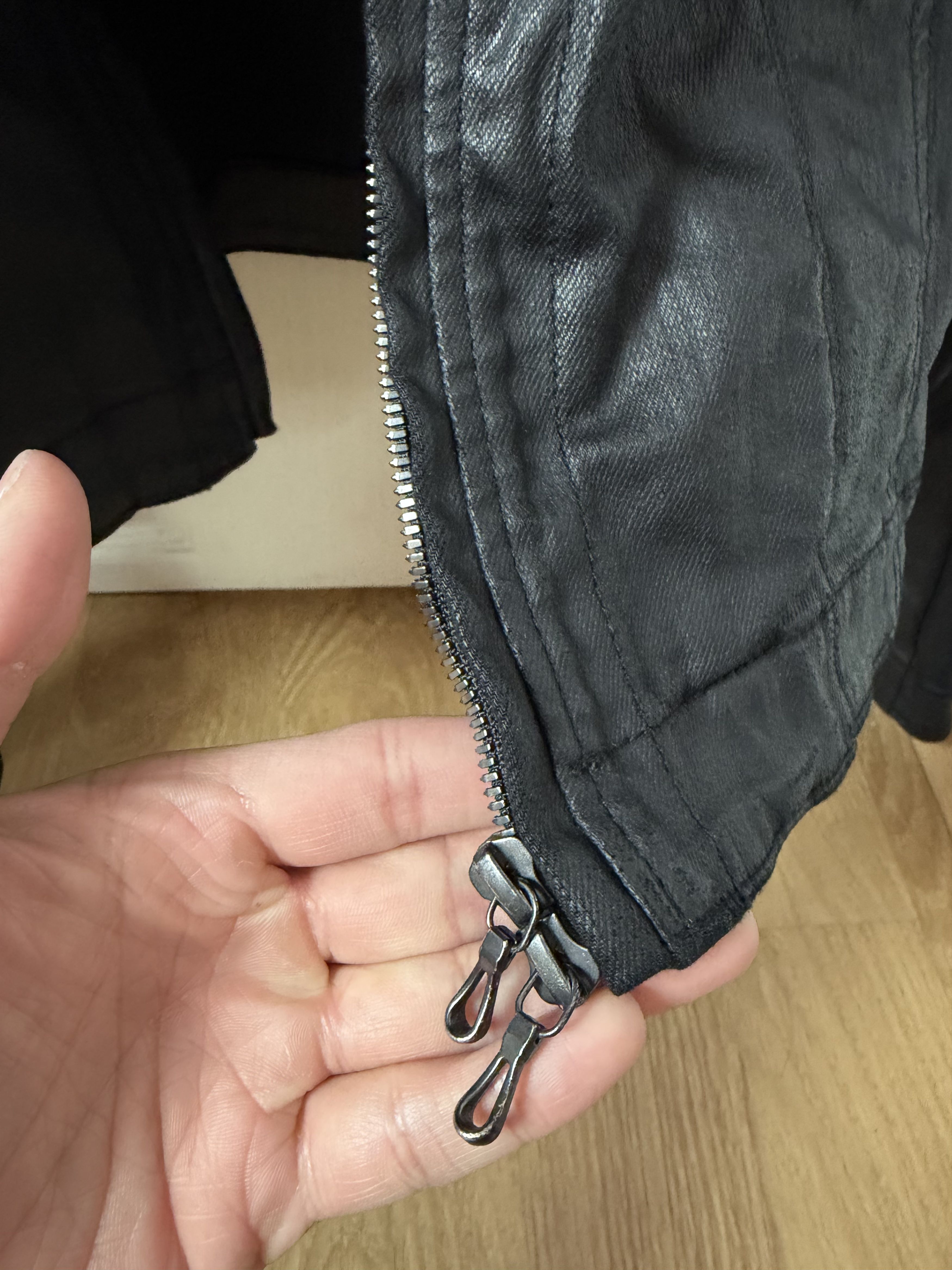 Julius JULIUS_7 Slim Fit Zip Up Coated Denim jacket ss26 Size US L / EU 52-54 / 3 - 2 Thumbnail