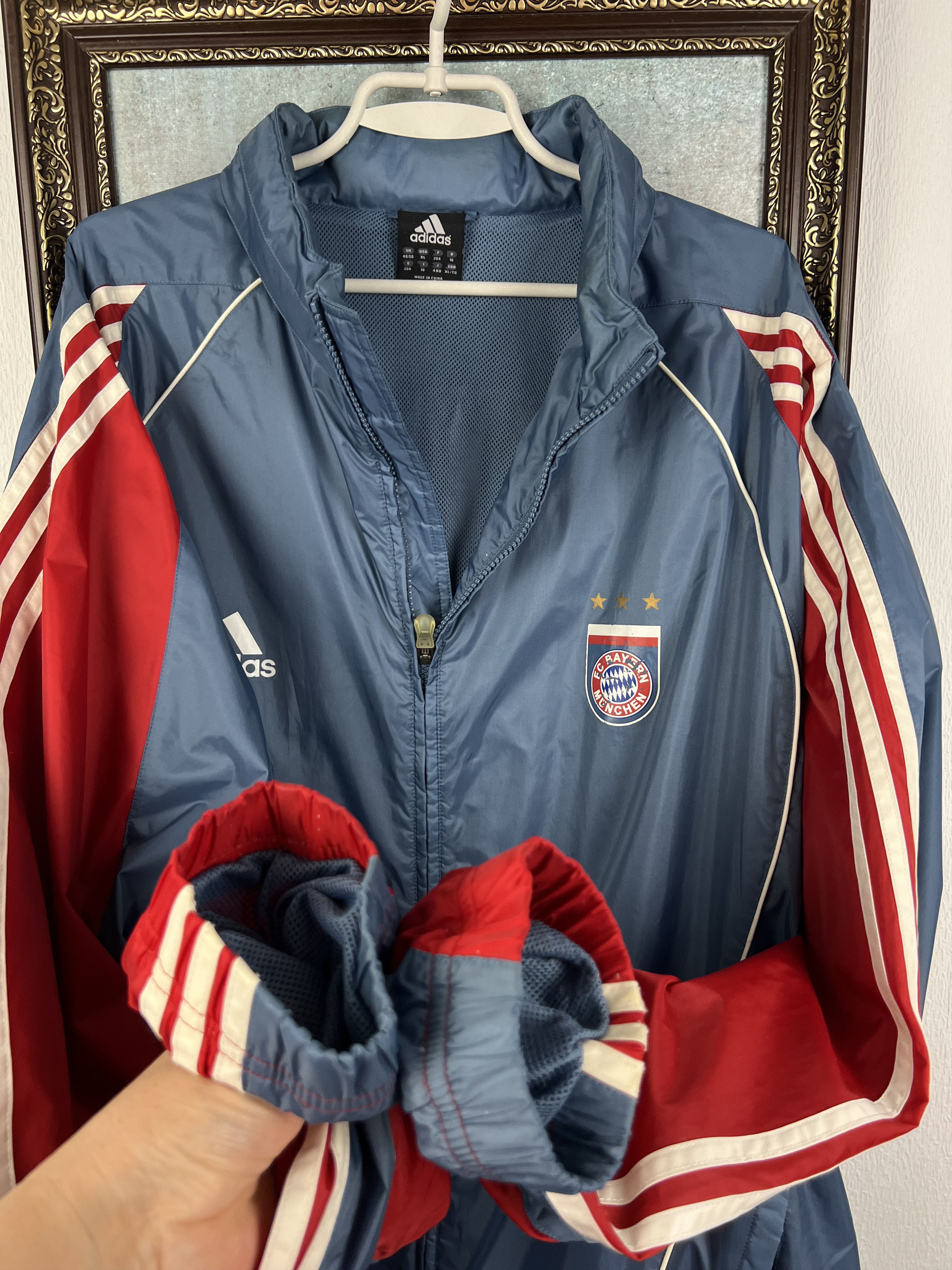 Adidas Bayern Munich Rain Jacket Soccer Track Top Windbreaker Size US XL / EU 56 / 4 - 7 Thumbnail