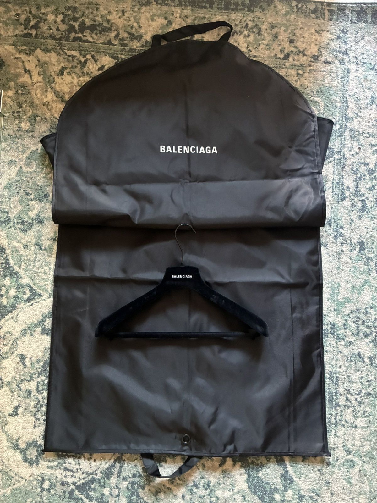 Balenciaga Balenciaga Garment bag + Suede Hanger Size ONE SIZE - 1 Thumbnail