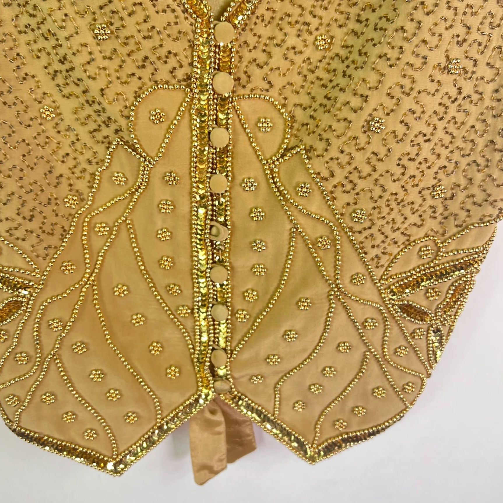 Vintage VINTAGE Spenser Jeremy Gold Beaded Vest M Silk Party Holiday Formal India Size M / US 6-8 / IT 42-44 - 3 Thumbnail