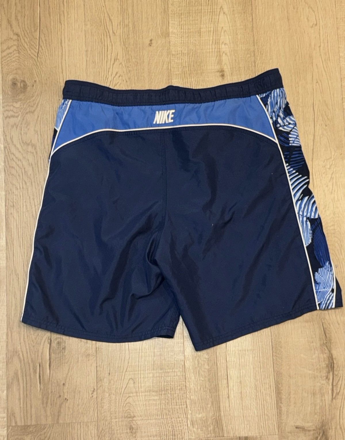 Nike Nike Blue Floral Print Swim Trunks Mens LG Y2K 90s Rare Size US 34 / EU 50 - 4 Thumbnail