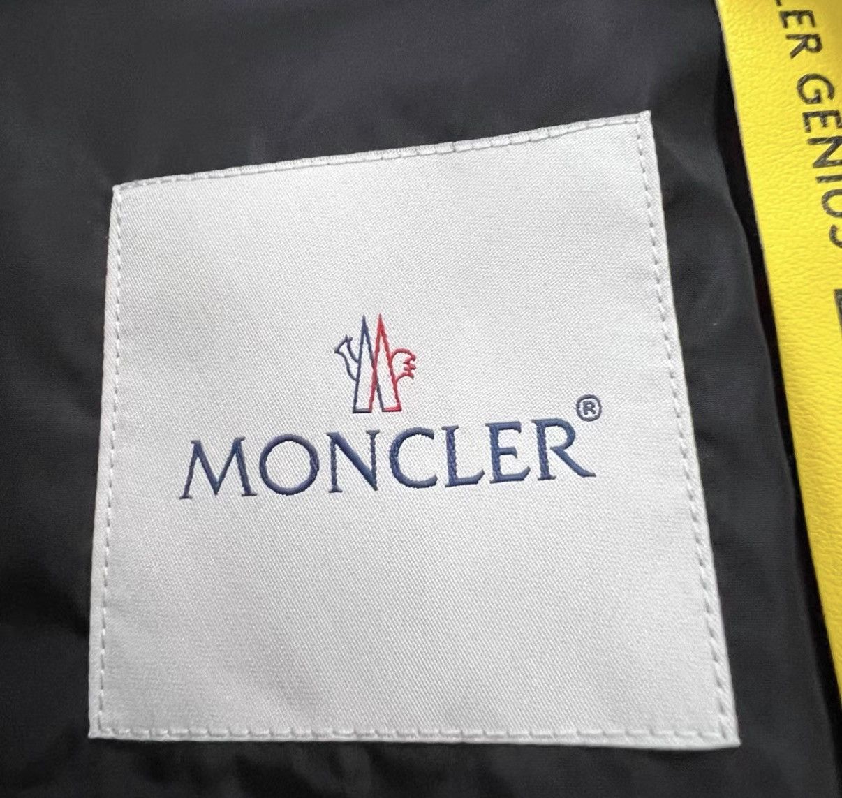 Moncler Moncler Logo Printed Spliced Jacket J41 Size US L / EU 52-54 / 3 - 3 Thumbnail
