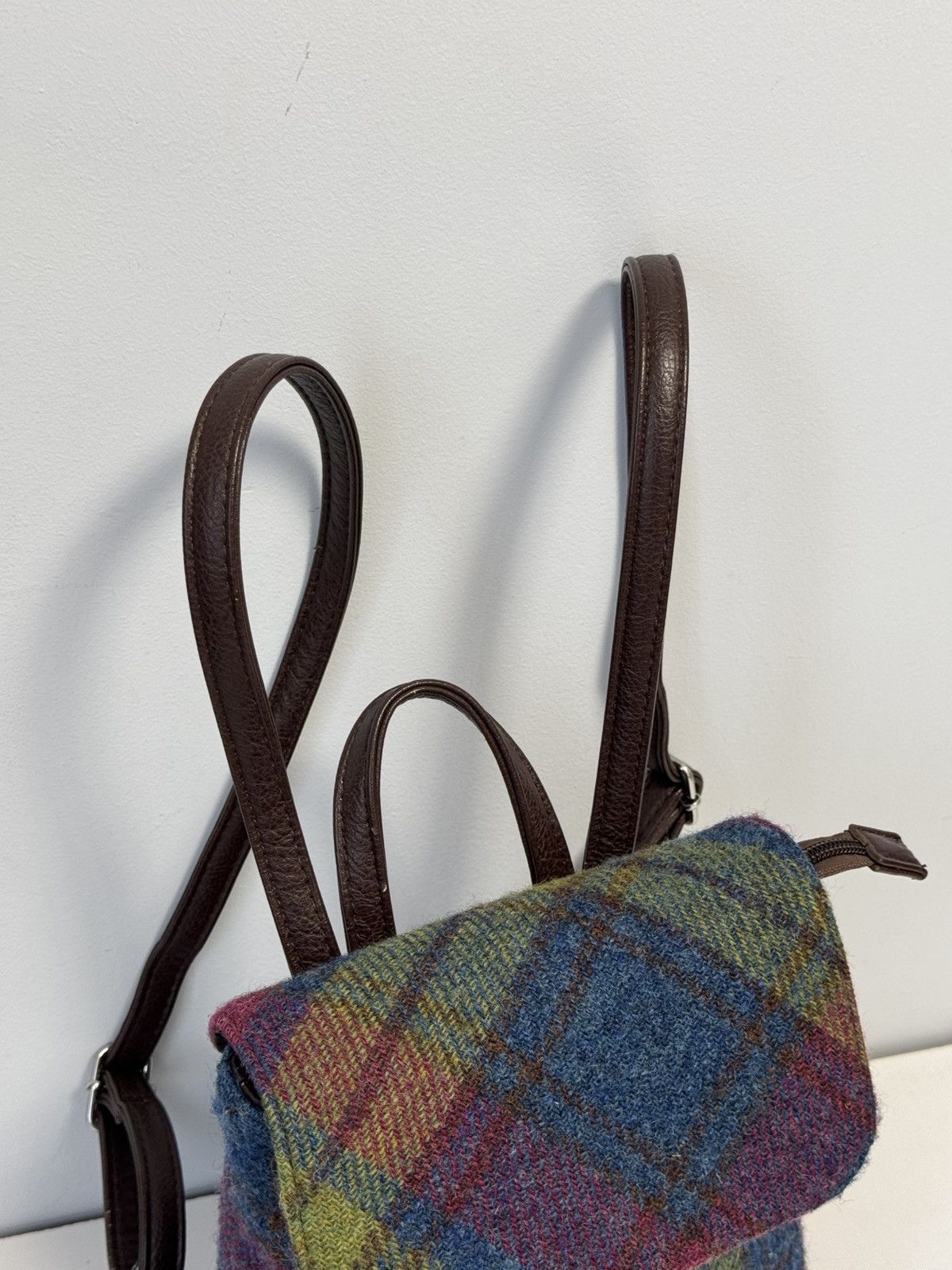 Harris Tweed AUTHENTIC HARRIS TWEED MINI BACKPACK TUMMEL GLEN APPIN Col Size ONE SIZE - 6 Thumbnail