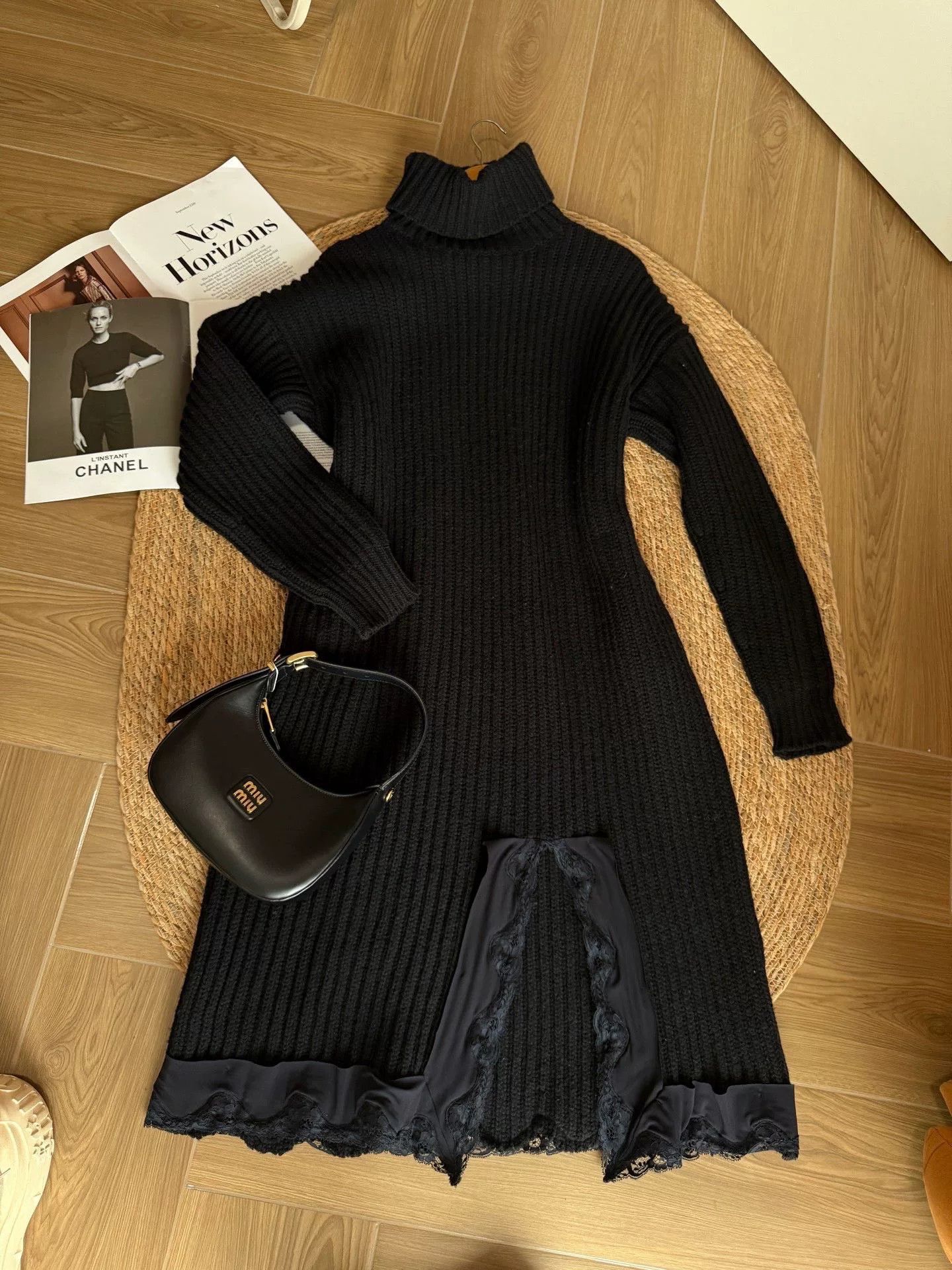Balenciaga Balenciaga High-Neck Long Sweater Size XS / US 0-2 / IT 36-38 - 1 Thumbnail