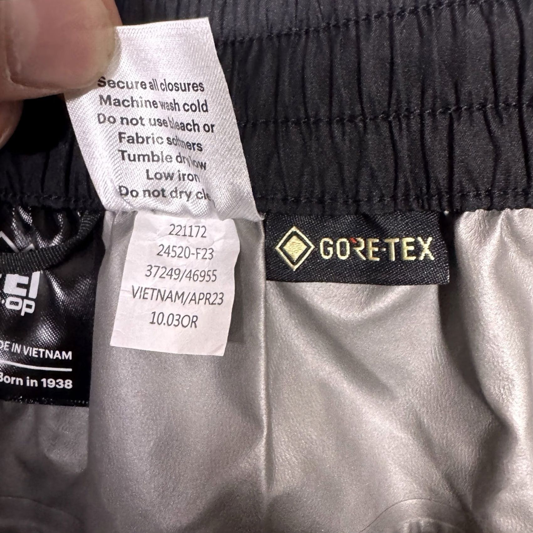 Vintage REI Co-op XeroDry GTX Pants Mens 3XL XXXL Black Gore-Tex Waterproof Hike Drawstring Ankle Zip 59 Size US 39 - 7 Thumbnail