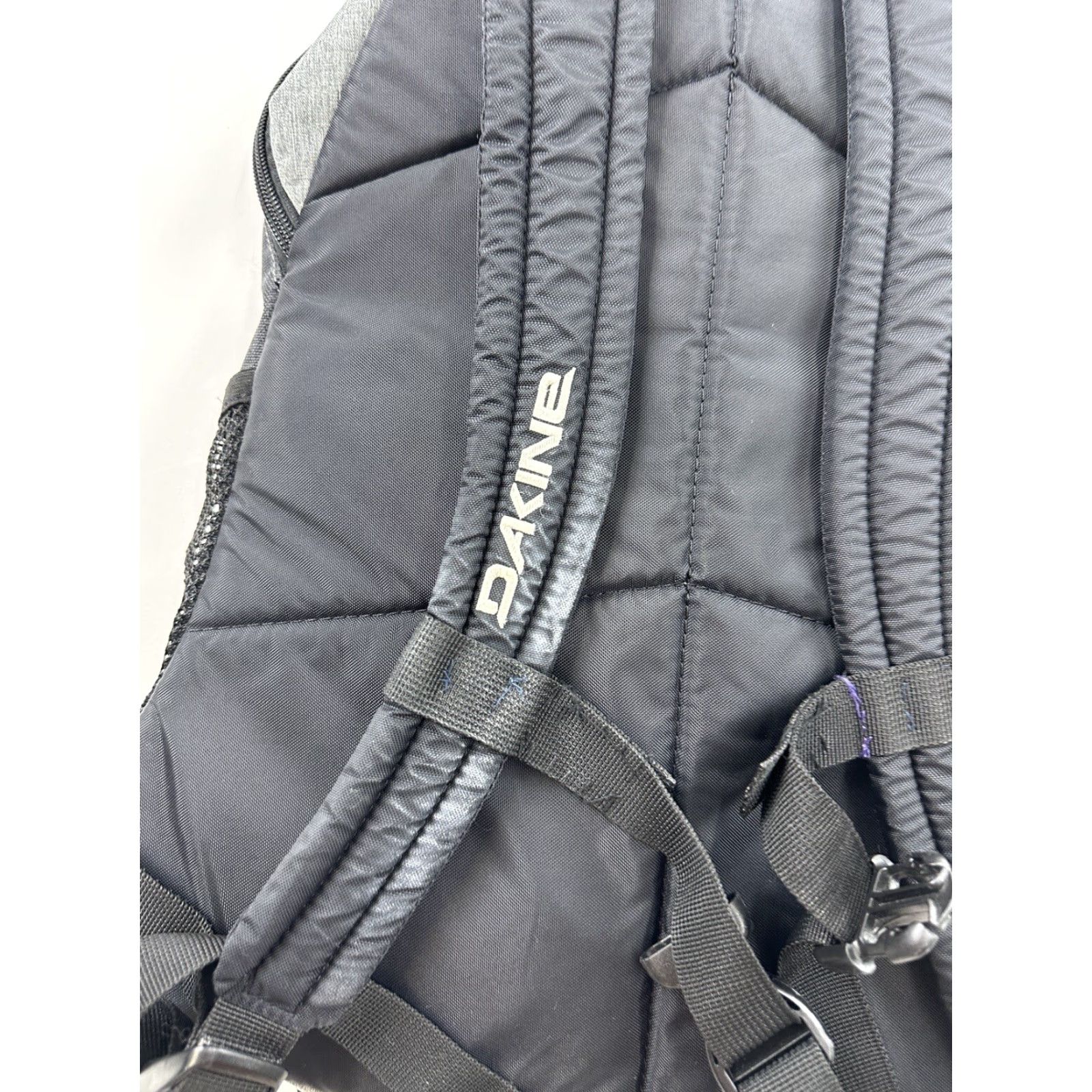Dakine Dakine USA Theme Gray Backpack Zip Closure Double Straps User: Dakine USA Theme Gray Backpack with Double Straps and Zip Closure Size ONE SIZE - 5 Thumbnail