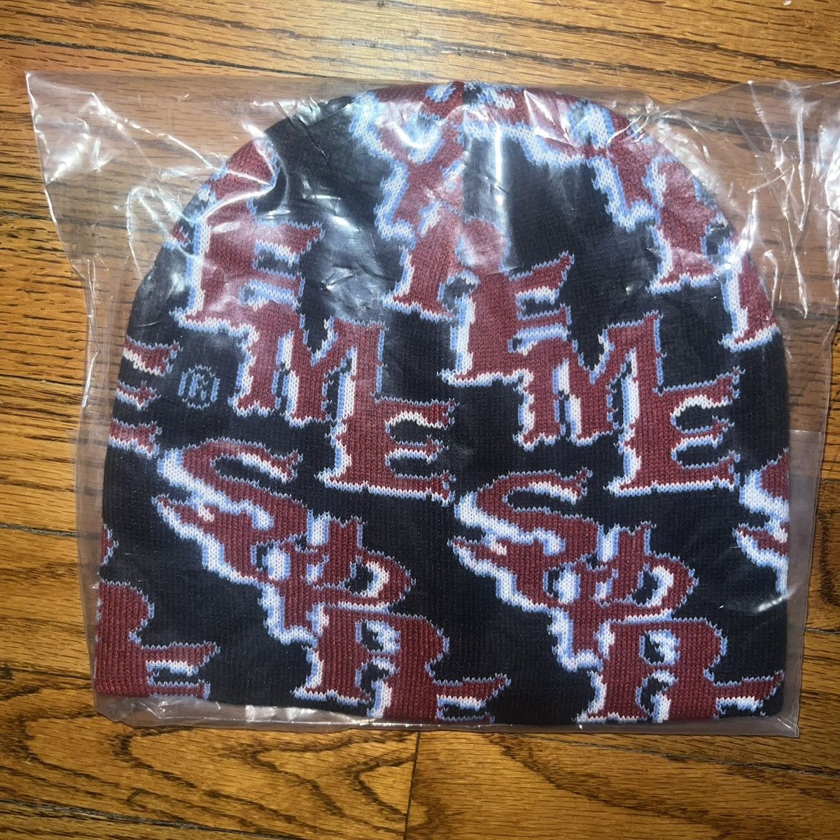 Supreme Supreme Slanted Gothic Outline Beanie Black Size: One Size Size ONE SIZE - 3 Thumbnail