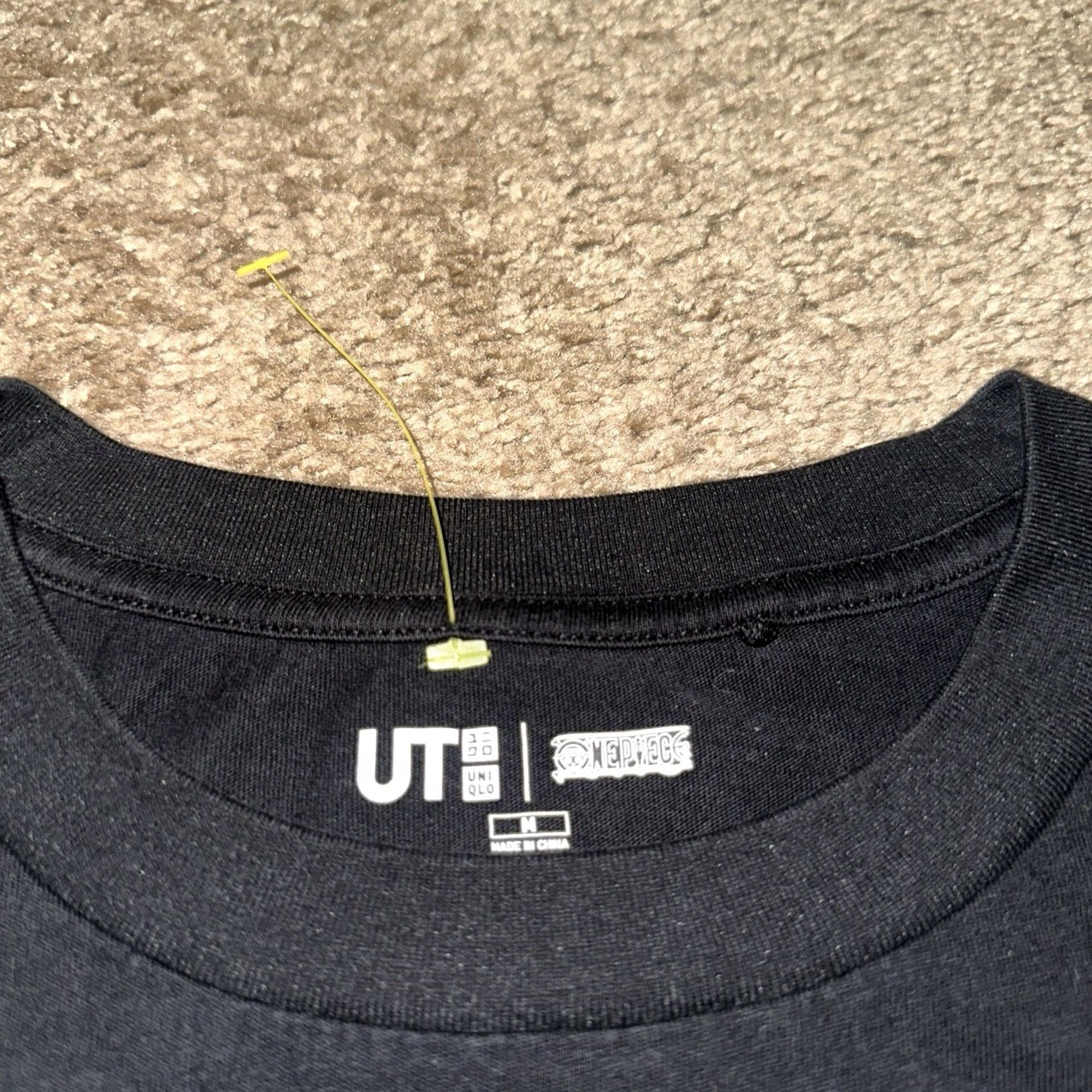 Uniqlo VINTAGE? One Piece Shirt Uniqlo Mens M Black Short Sleeve Graphic Print Crew Neck Anime Size US M / EU 48-50 / 2 - 3 Thumbnail