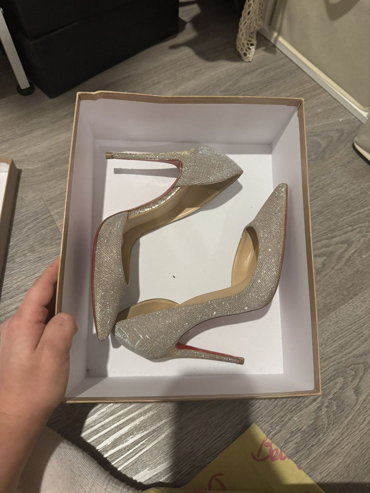 Christian Louboutin Barely worn louboutin Size US 7.5 / IT 37.5 - 4 Thumbnail