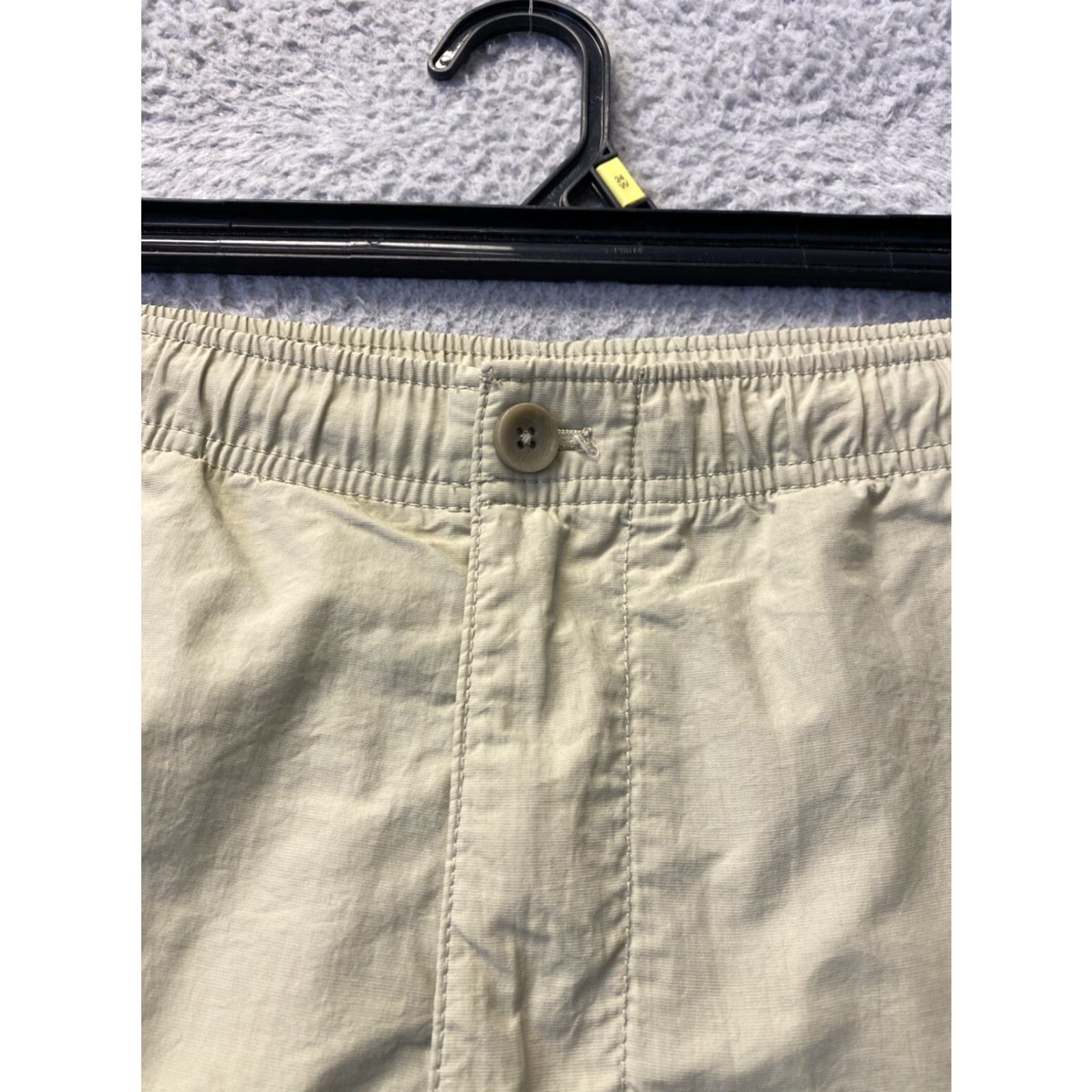 Gap GAP Men's Flat Front Shorts Nylon Khaki Size M /129-30 Size US 31 - 2 Thumbnail