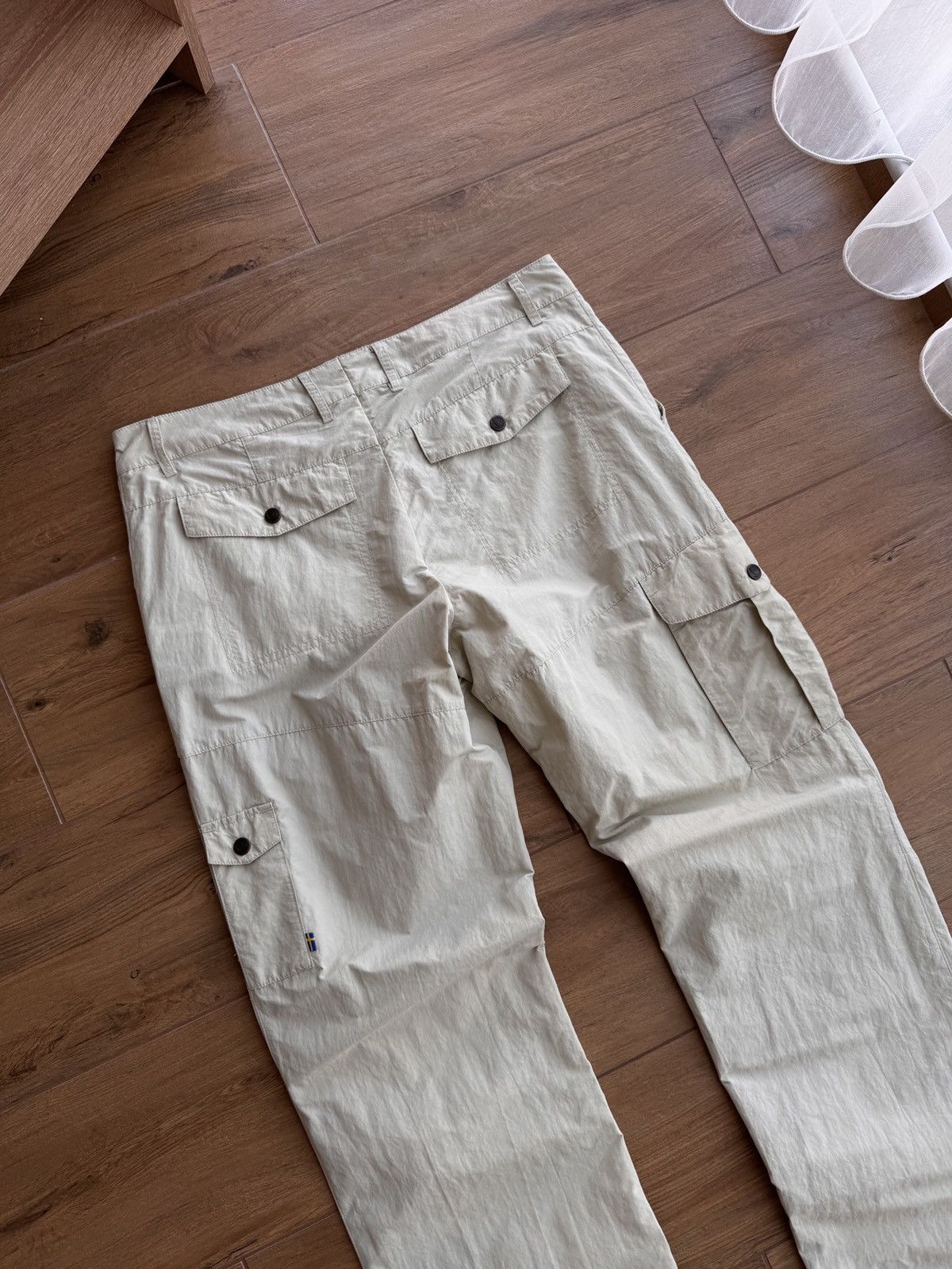 Fjallraven × Vintage Vintage Fjallraven Beige Nylon Cargo Lightweight Pants Size US 34 / EU 50 - 12 Thumbnail