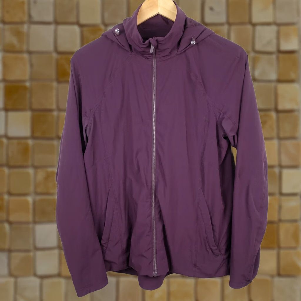 Lululemon Lululemon Womens Purple Full Zip Hoodie Nylon Jacket Activewear Size 6 Hoodie Womens Purple 6 Athletic Stretch Exterior Logo Size M / US 6-8 / IT 42-44 - 1 Thumbnail
