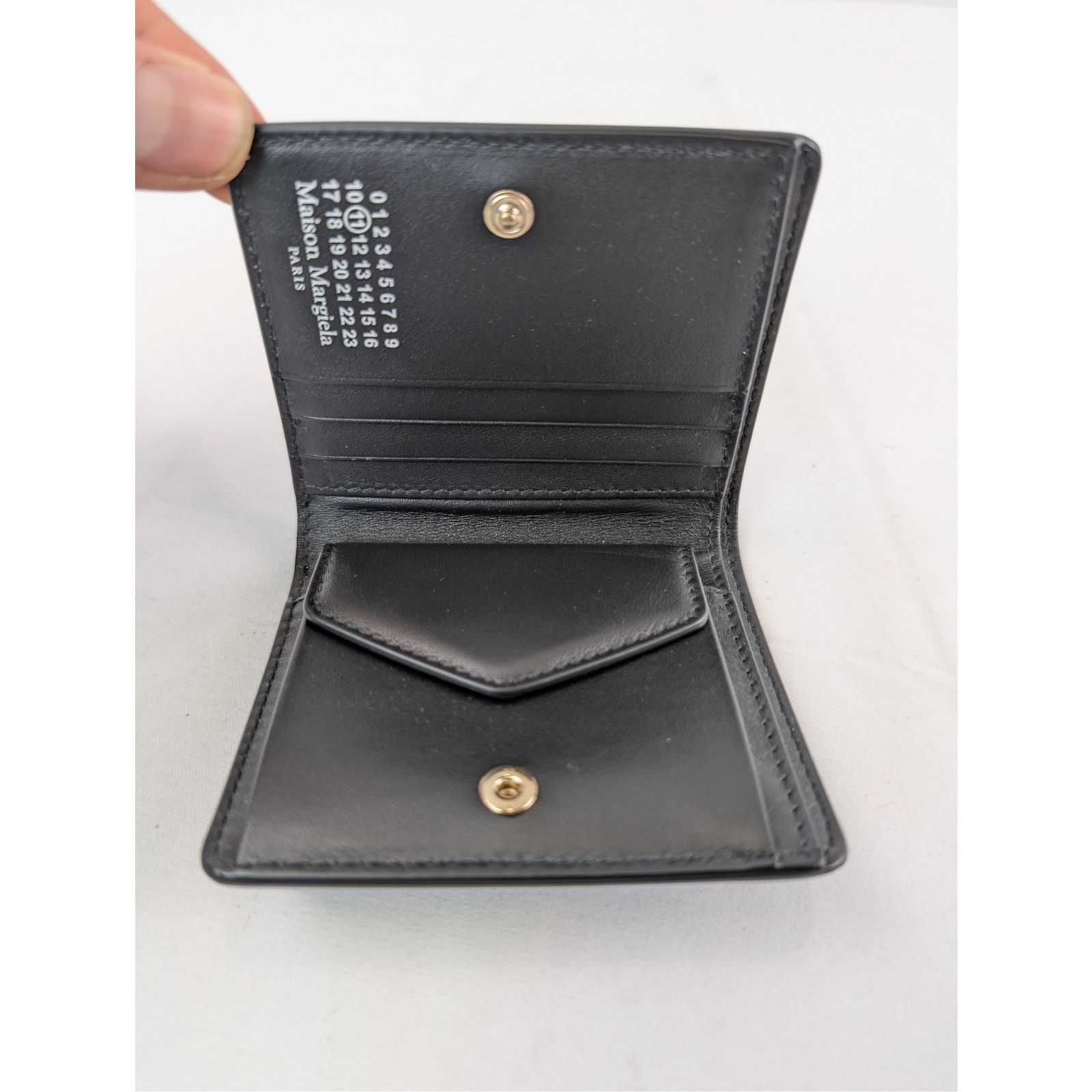 Maison Margiela o1rshd1 Size: OS / Four Stitch Bi-Fold Wallet in Black Size ONE SIZE - 5 Thumbnail