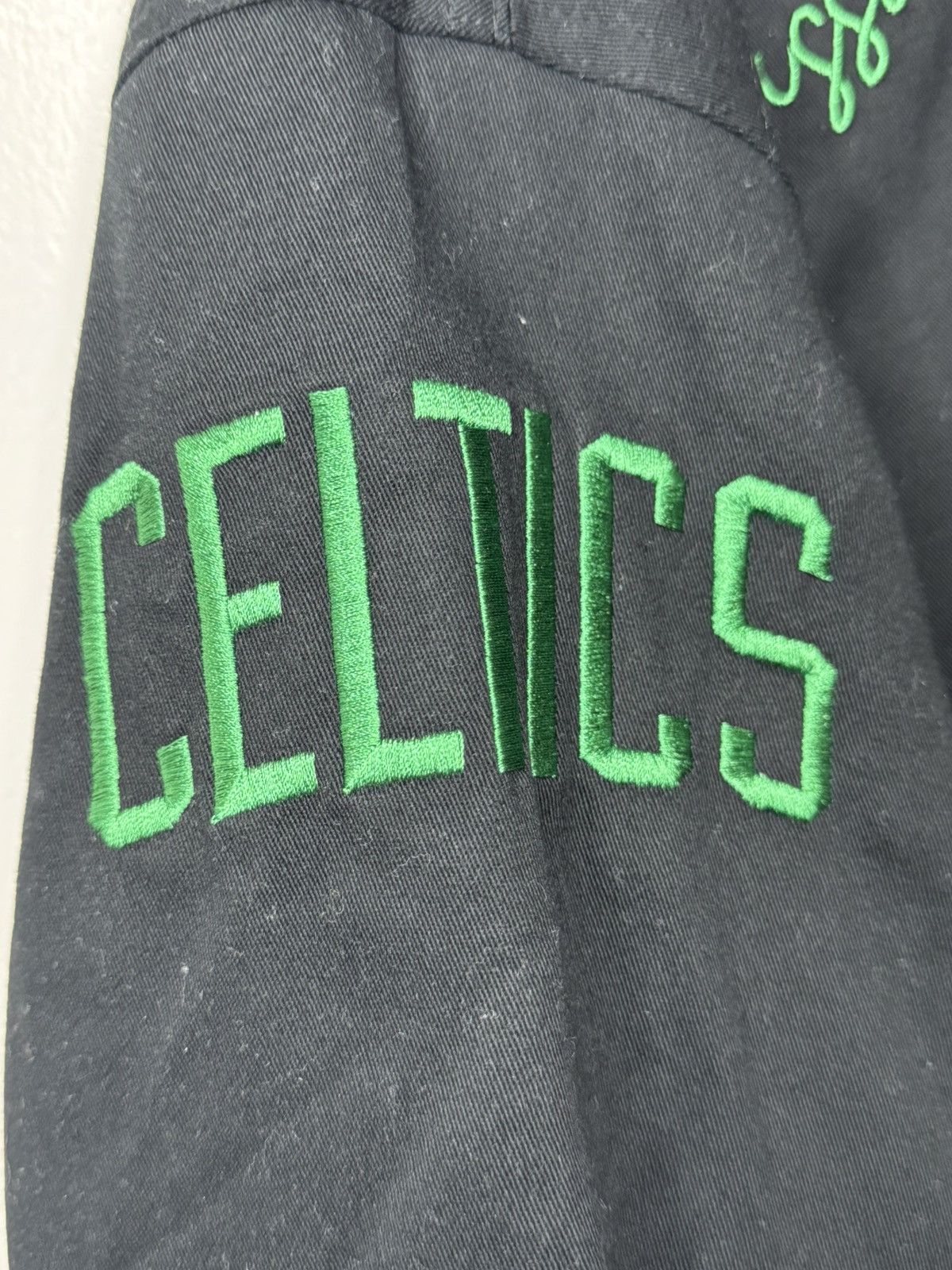 Mitchell & Ness Mitchell & Ness Boston Celtics Black FullZip Mechanic Jacket Size US XL / EU 56 / 4 - 5 Thumbnail