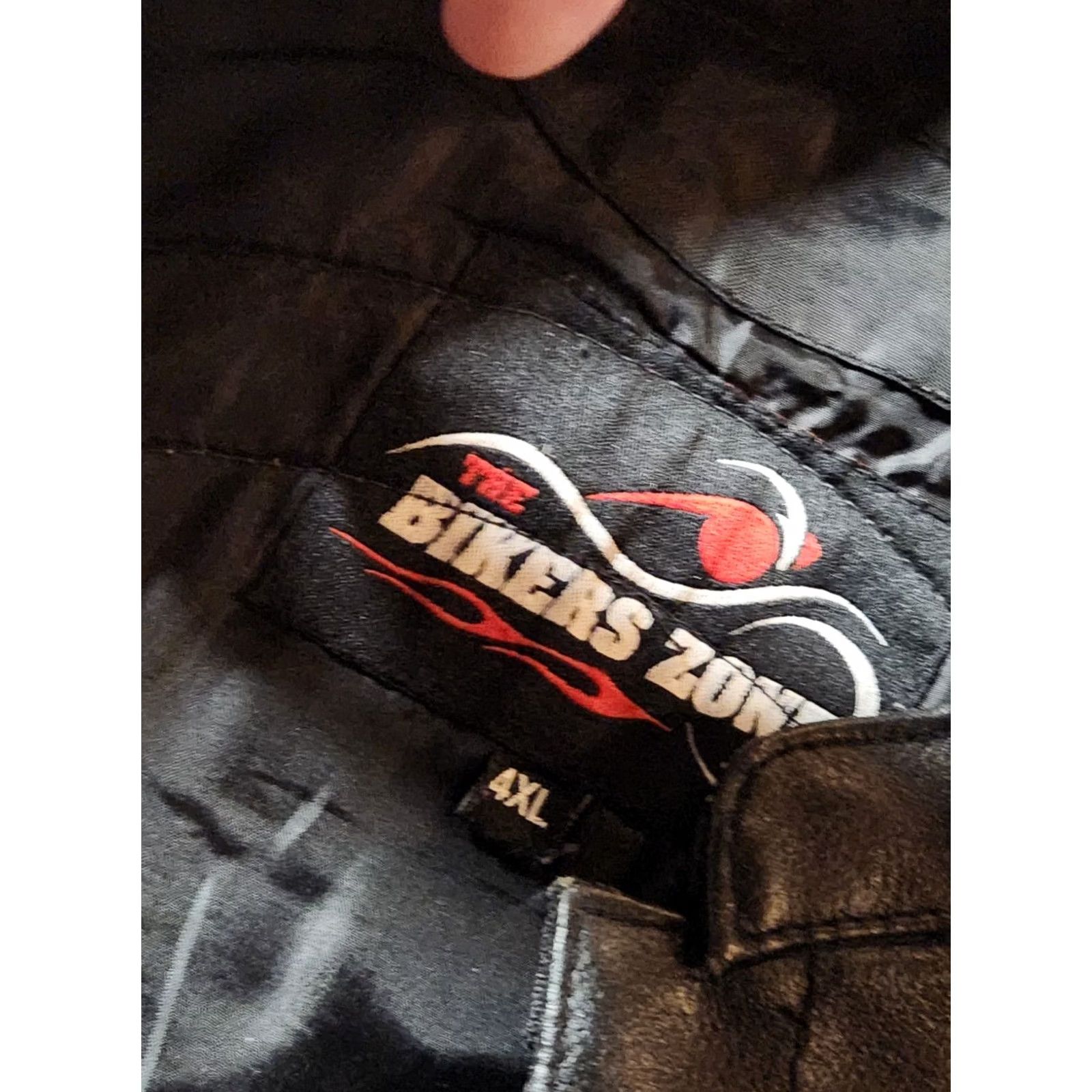 Vintage VINTAGE Vest Leather USA Motorcycle Hogs And Heroes Military Pow Mia Patches 4X4XL Black Men Motorcycle Jacket Vintage Size US XXL / EU 58 / 5 - 3 Thumbnail
