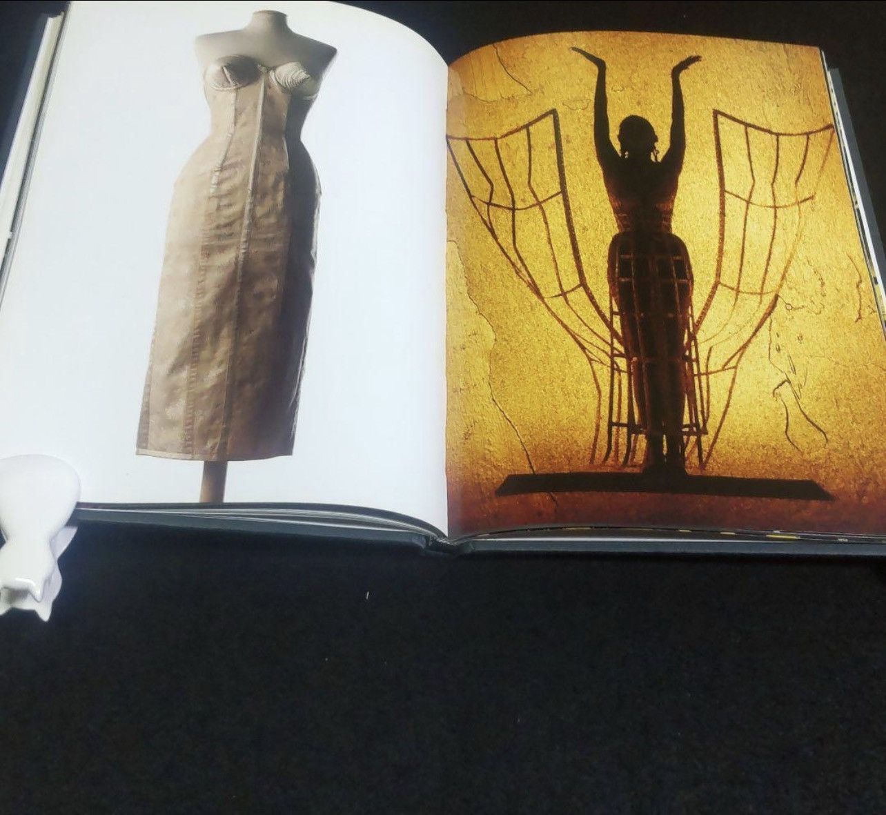 Jean Paul Gaultier Jean Paul Gaultier "Mémoire de la Mode" 🇯🇵 First Edition 1996 Size ONE SIZE - 10 Thumbnail