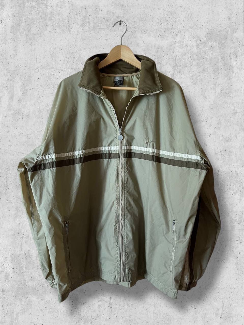 Nike Nike track nylon Vintage jacket beige swoosh logo waterproof Size US XL / EU 56 / 4 - 1 Thumbnail