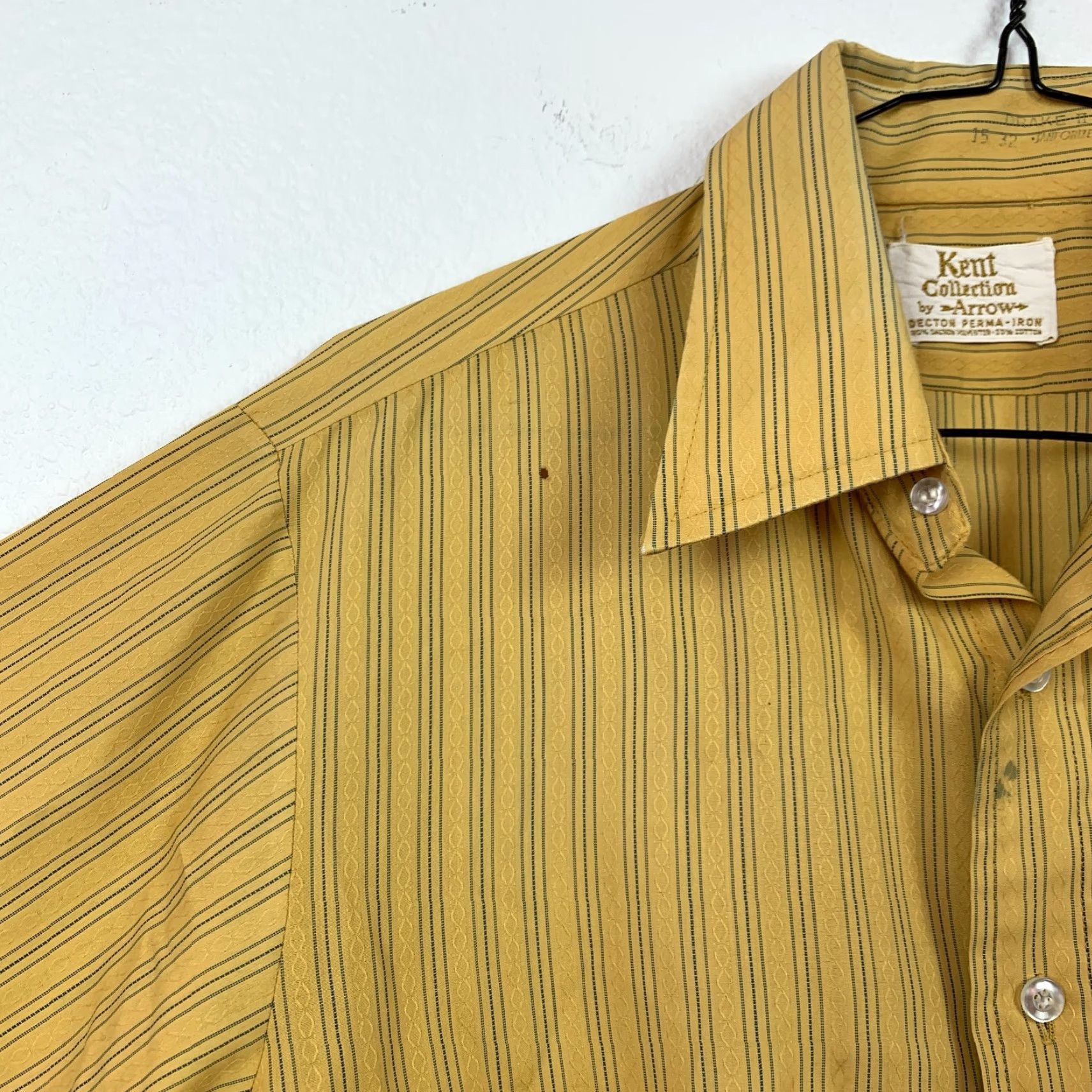 Arrow Vintage Arrow Drake II Sanforized Button Front Shirt 1950s Kent Collection Yellow 15 32 Mens Mens? Size US M / EU 48-50 / 2 - 7 Thumbnail