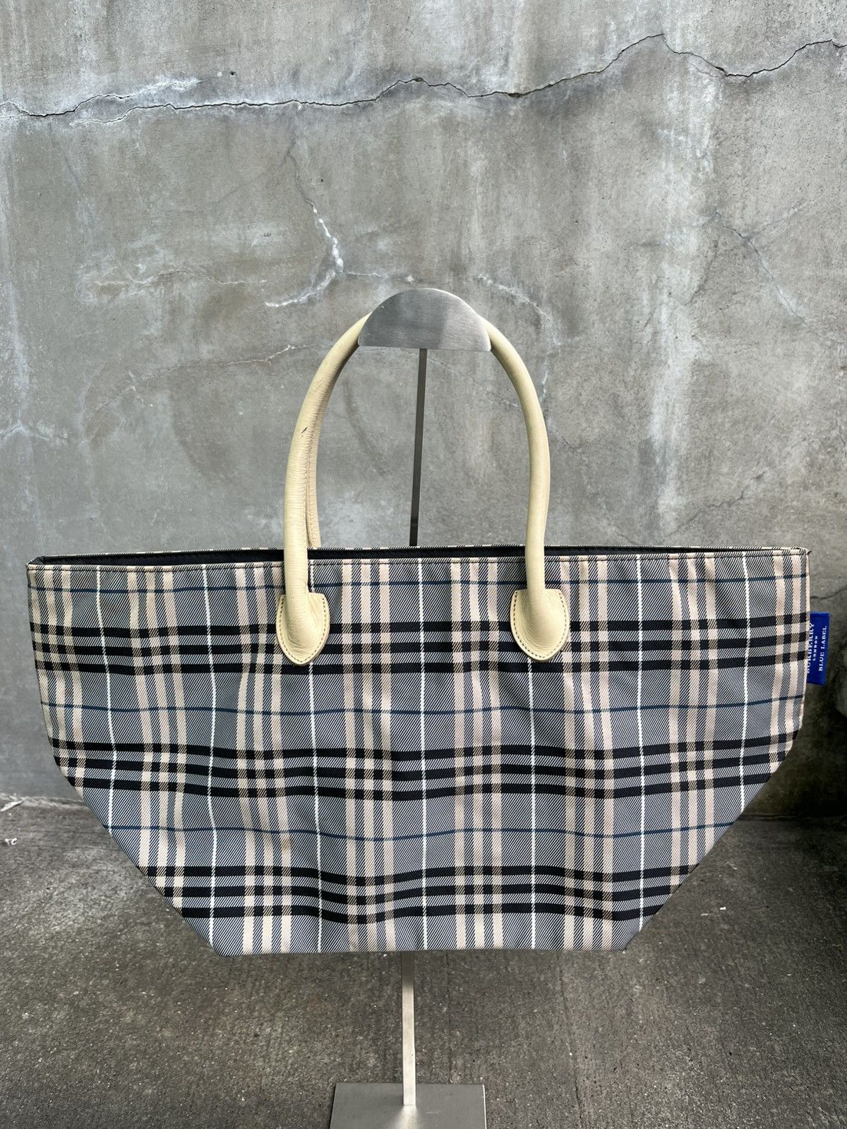 Burberry Blue Label Nova Check Hand Bag Size ONE SIZE - 14 Thumbnail