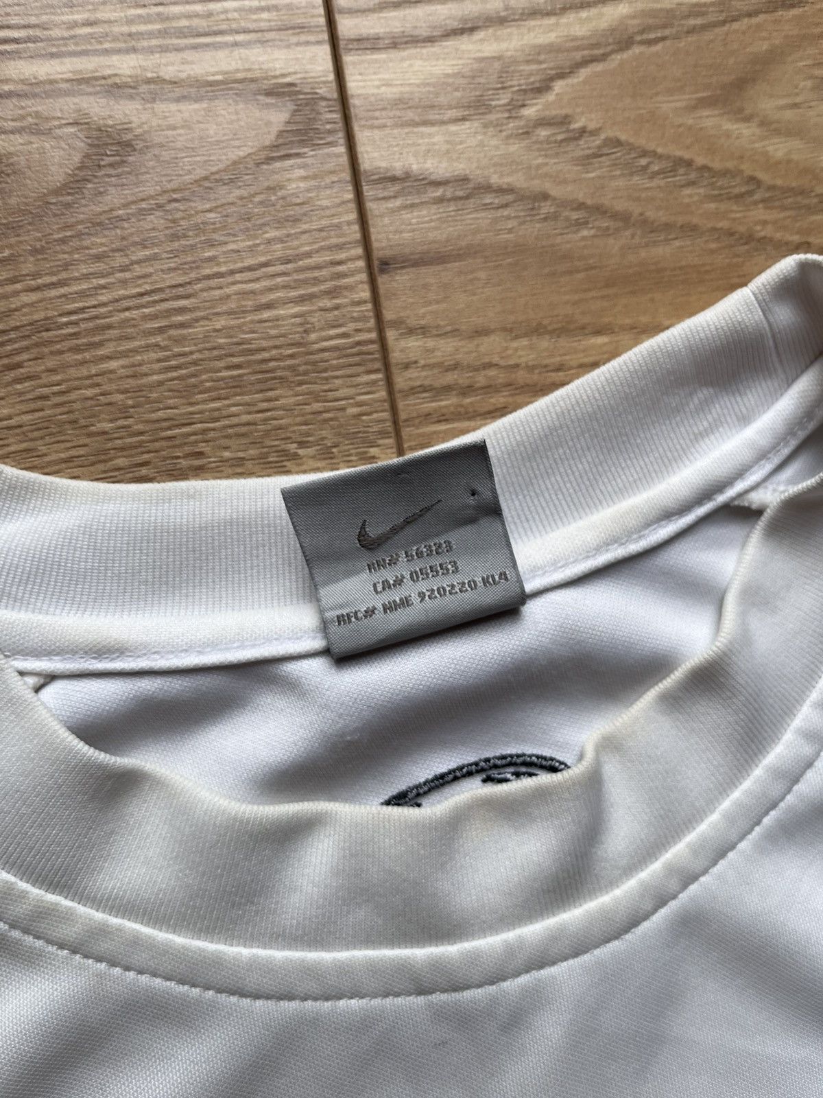 Nike 90’s NIKE TEAM BIG CENTRAL SWOOSH LOGO Y2K RETRO TEE RARE Size US M / EU 48-50 / 2 - 4 Thumbnail