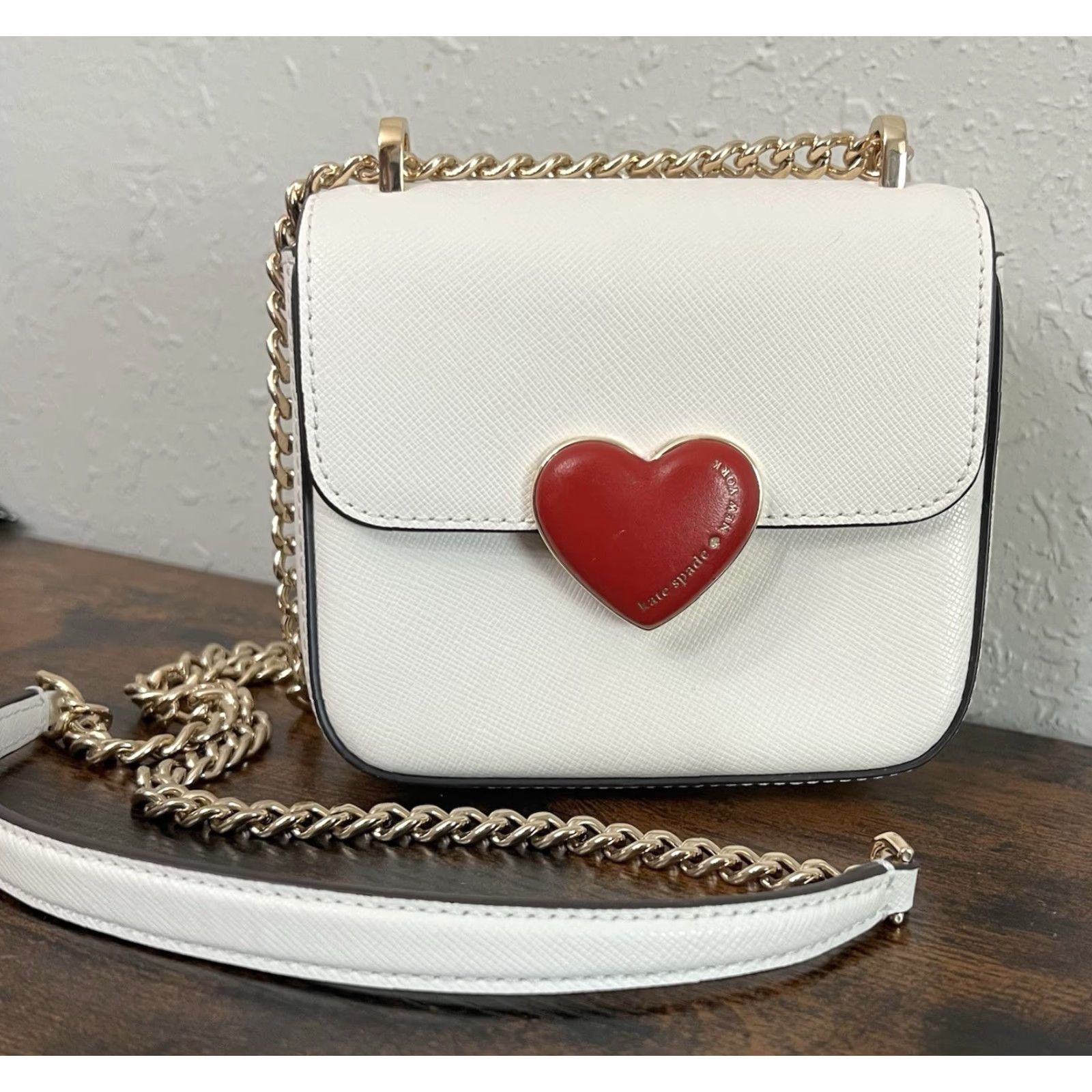 Vintage VINTAGE kate spade New York Crossbody Purse Women Small Kate Love White Leather Gold Hardware Heart Brief description not needed Size ONE SIZE - 2 Thumbnail