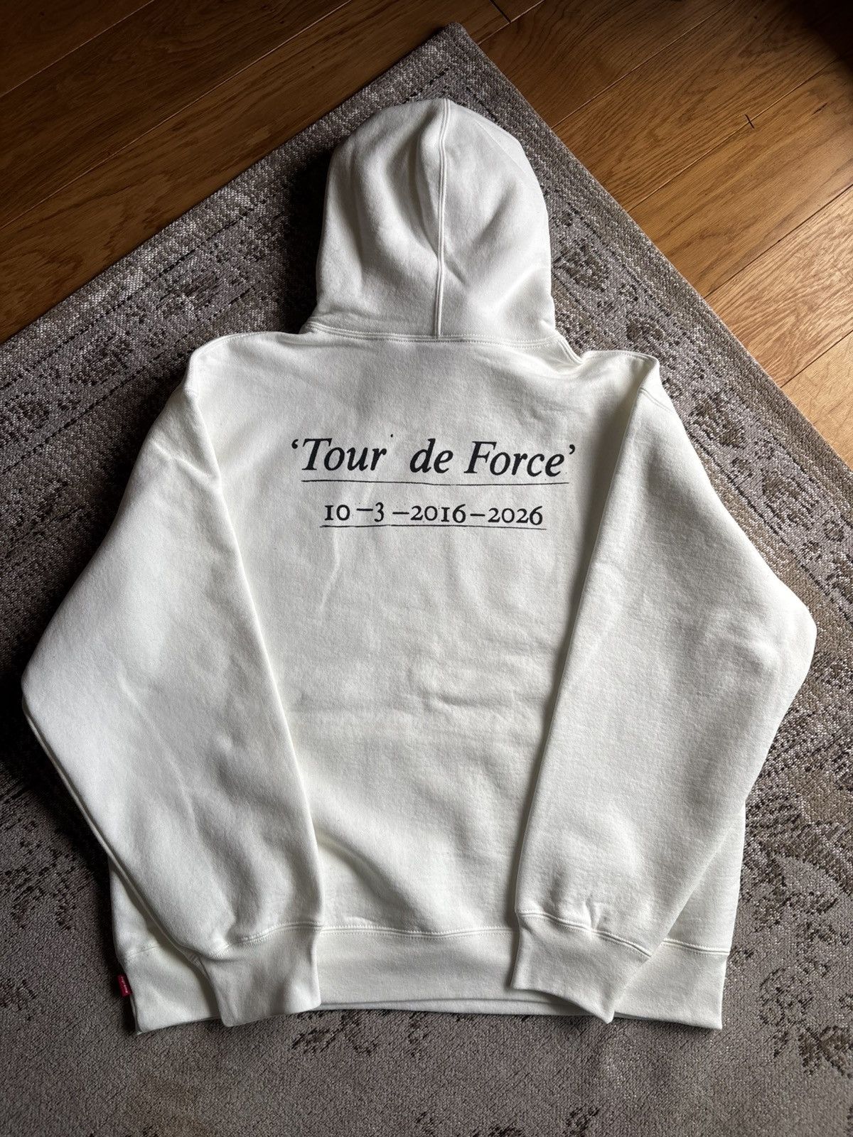 Supreme Supreme Paris Box Logo Size US L / EU 52-54 / 3 - 5 Thumbnail