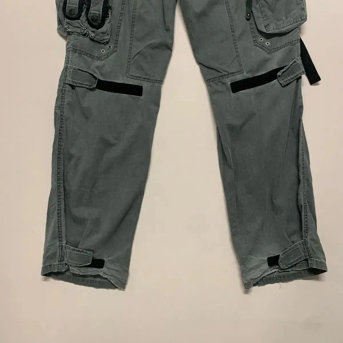 Japanese Brand RARE! 3D POCKET Tough Utility MultiPocket Bondage Cargo Pant Size US 33 - 13 Thumbnail