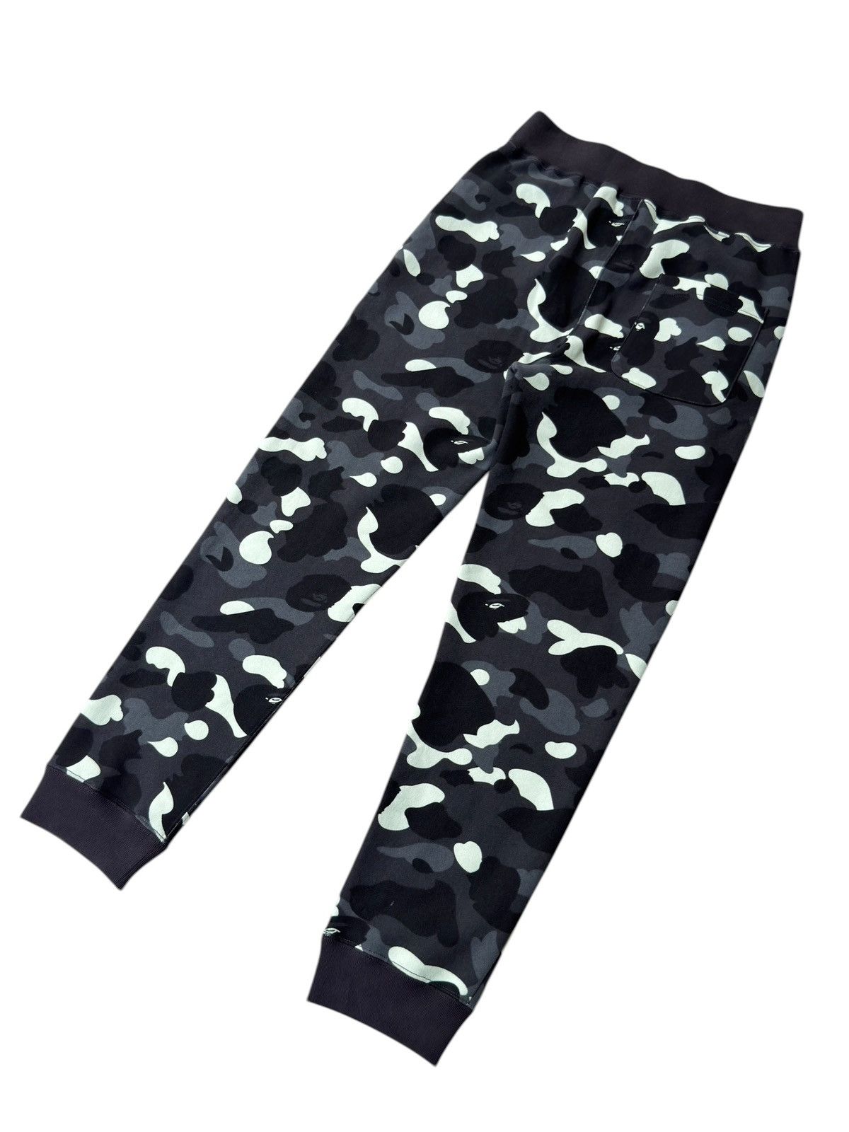 Bape BAPE Black Glow in the dark Camo Shark Sweatpants Size US 32 / EU 48 - 4 Thumbnail
