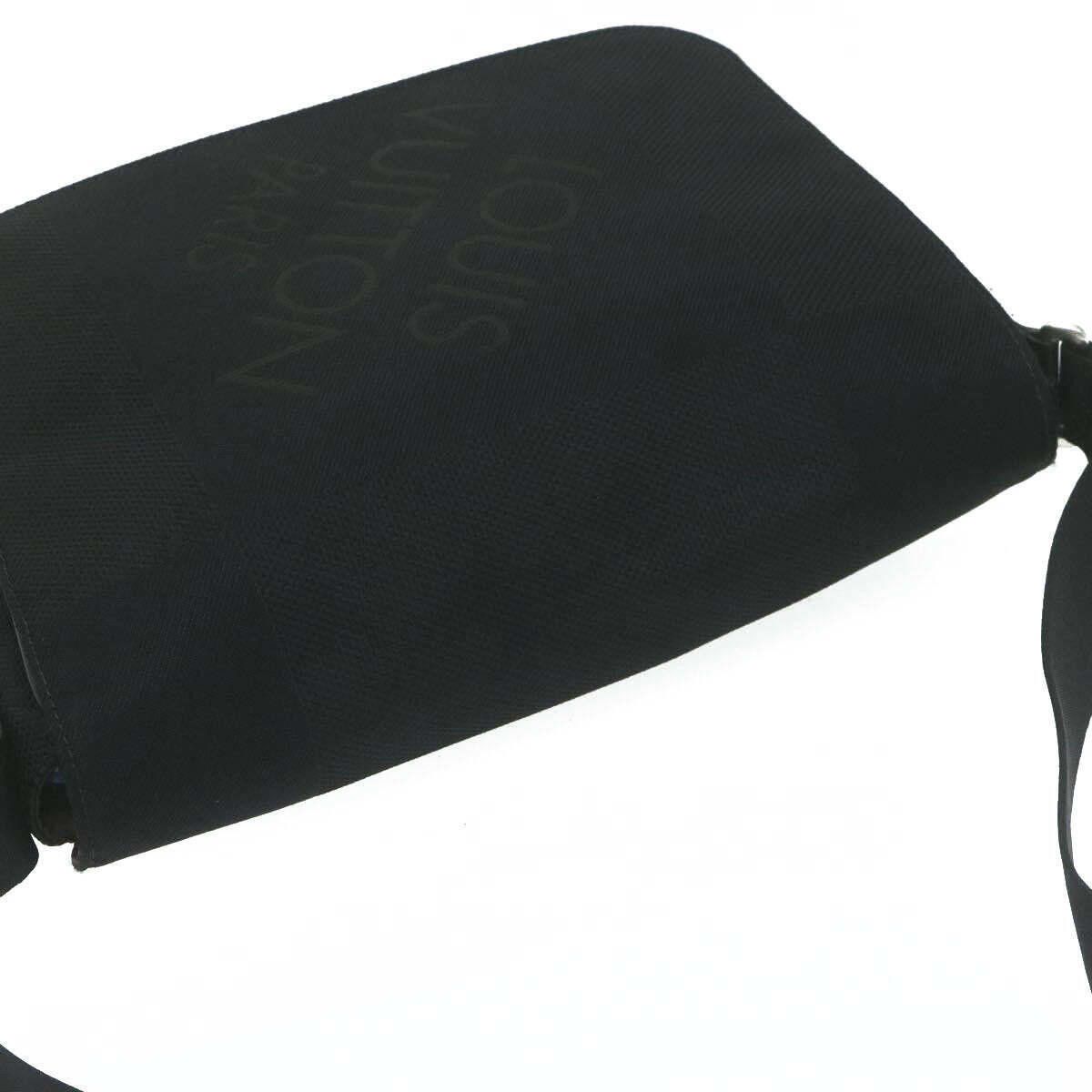 Louis Vuitton LOUIS VUITTON Damier Geant Petit Messenger Bag Black VI5008 Size ONE SIZE - 6 Thumbnail