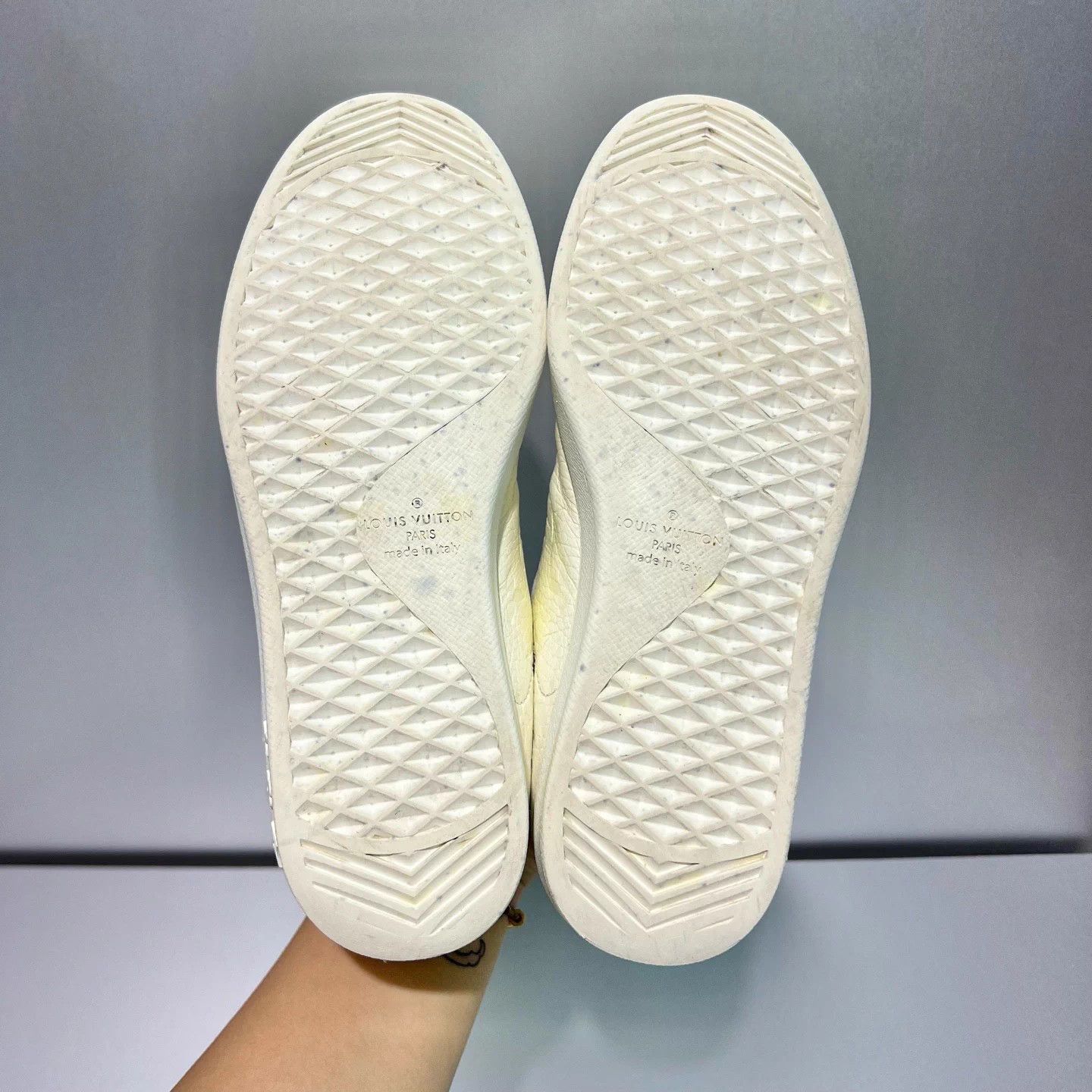 Louis Vuitton LV White Embossed Sneakers 95 New 7/41 Size US 8 / EU 41 - 6 Thumbnail