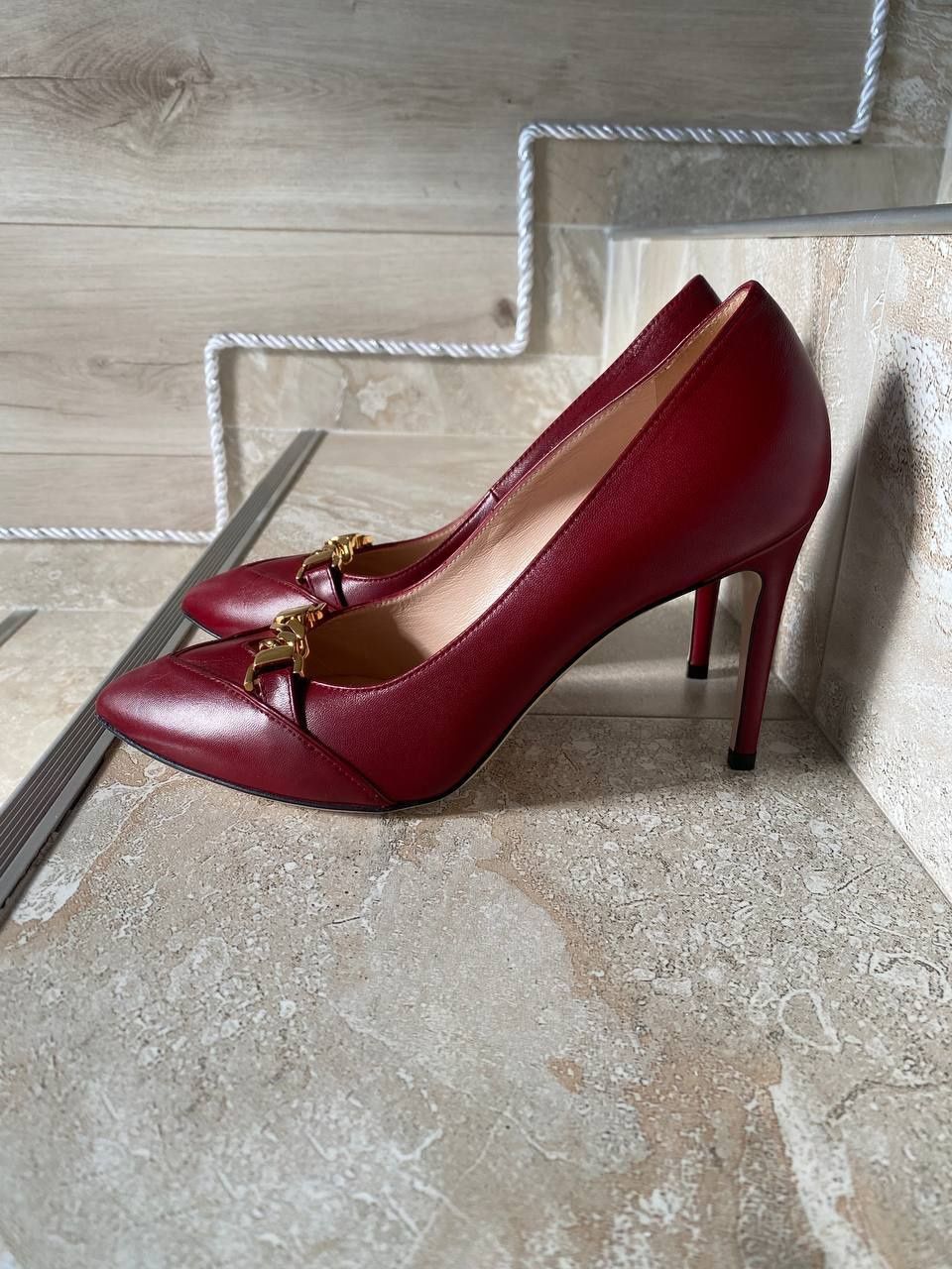 Gucci Gucci Burgundy Leather Heels Size US 6 / IT 36 - 2 Thumbnail