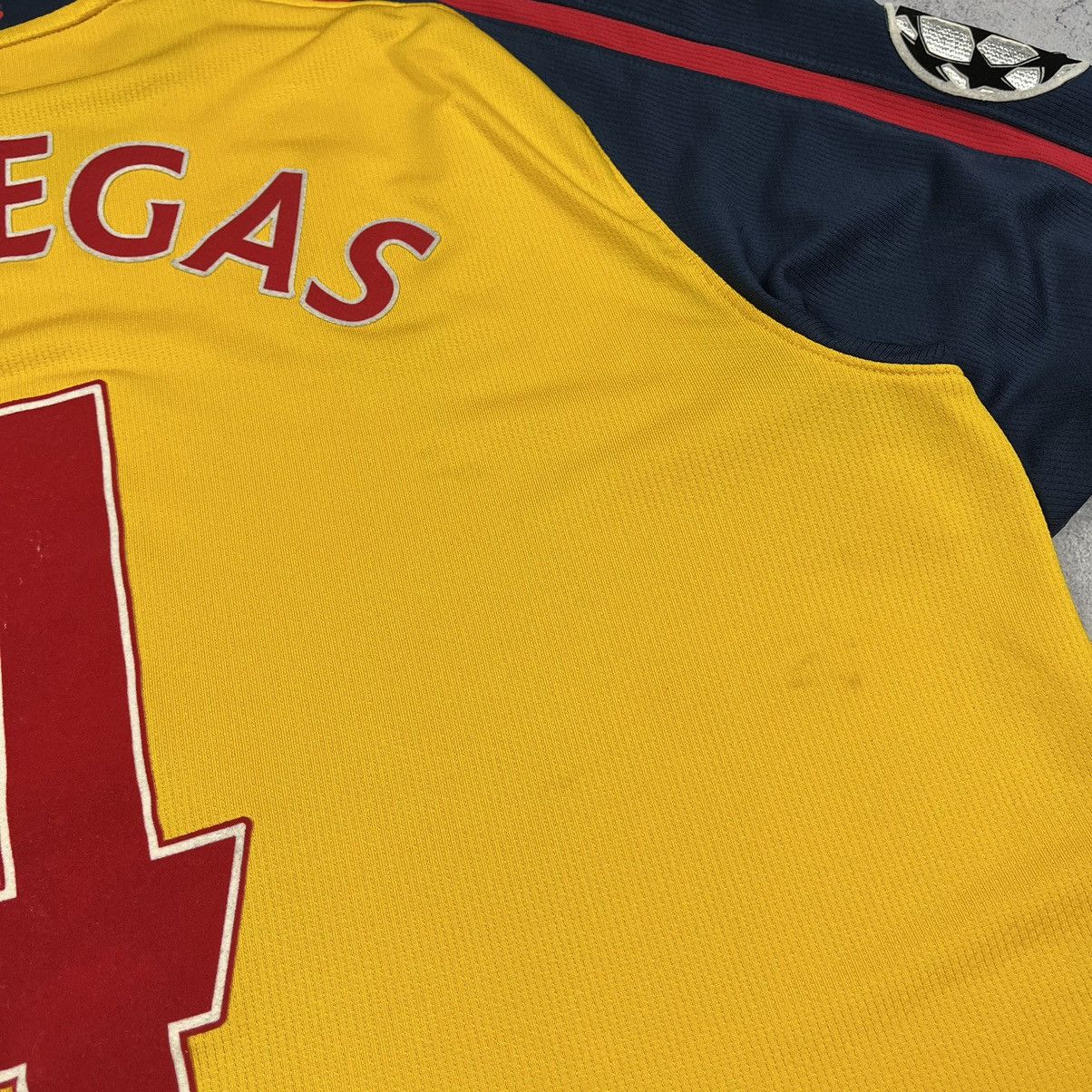 Nike Vintage Nike FC Arsenal Fabregas #4 rare soccer jersey 08/09 Size US XL / EU 56 / 4 - 25 Thumbnail