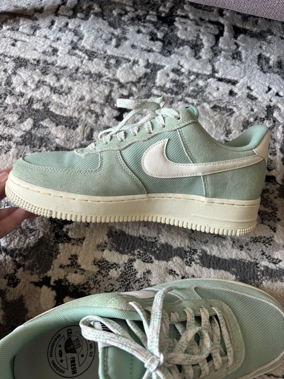 Nike 2022 Nike Air Force 1 ‘07 LV8 ‘Certified Fresh-Enamel Green’ Size US 7 / EU 40 - 9 Thumbnail